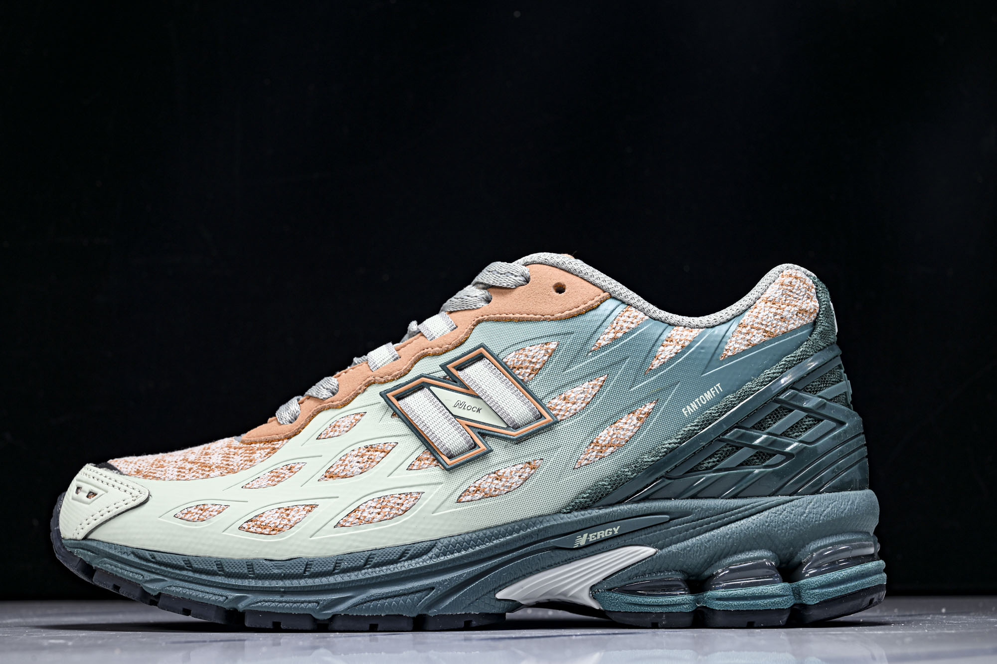 New Balance 1906系列复古老爹风休闲运动慢跑鞋U1906WFB #YZ010#鞋款灵感源自