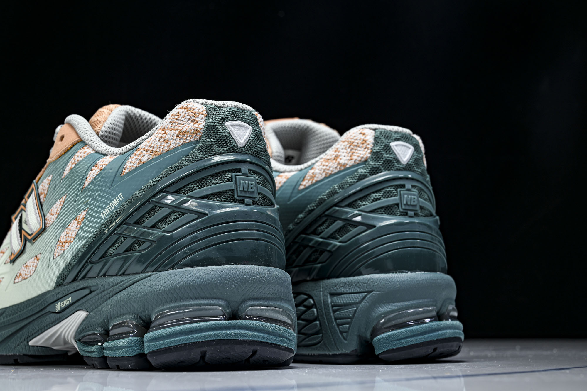 New Balance 1906系列复古老爹风休闲运动慢跑鞋U1906WFB #YZ010#鞋款灵感源自