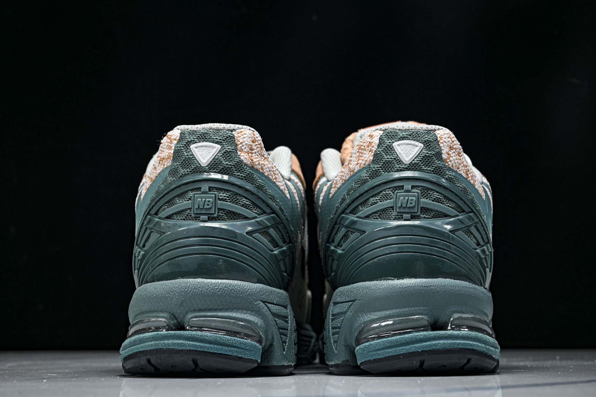 New Balance 1906系列复古老爹风休闲运动慢跑鞋U1906WFB #YZ010#鞋款灵感源自