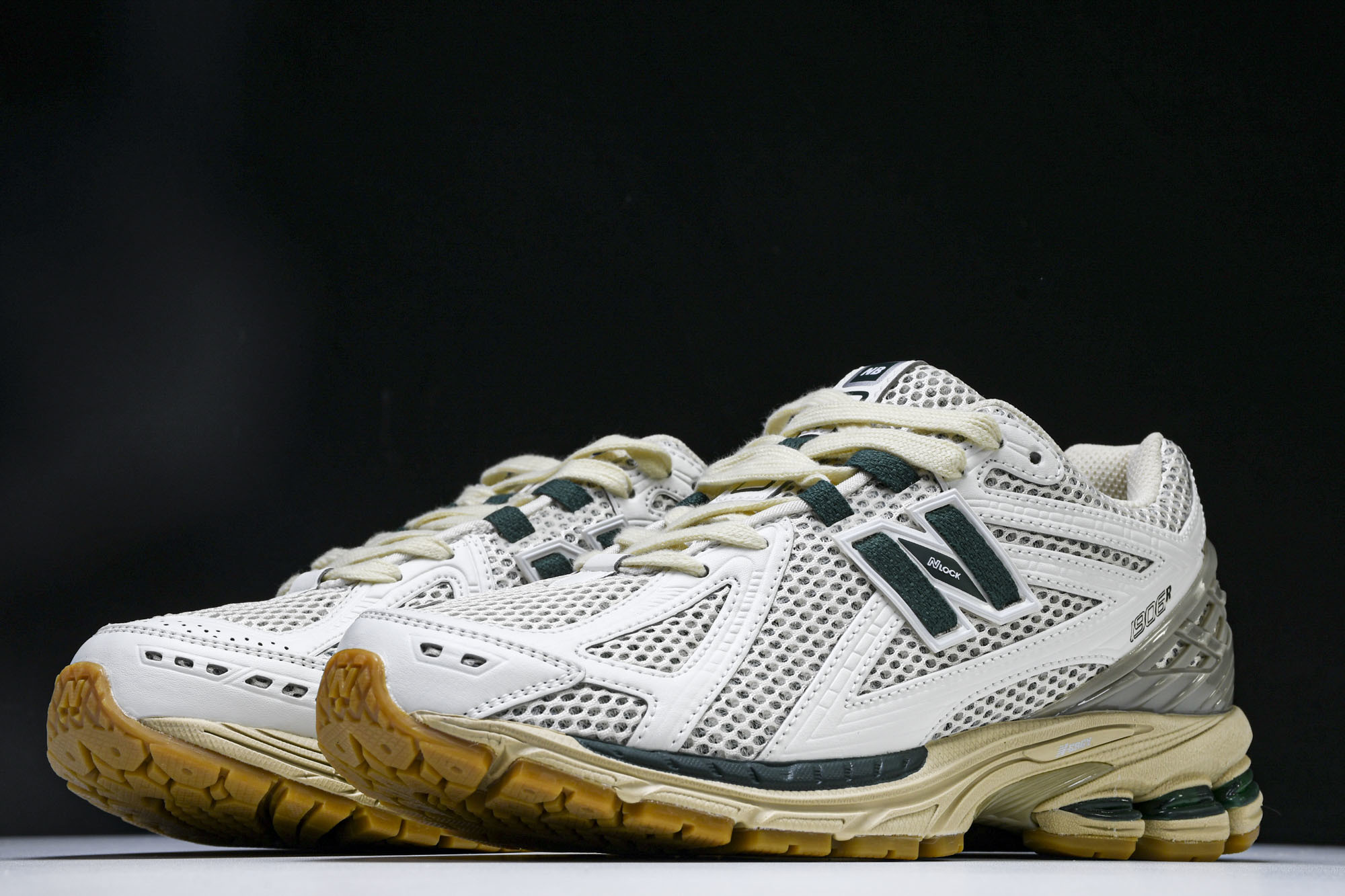 New Balance NB 1906R 白色 M1906RQ #YZ010#鞋款灵感源自设计师本人对夏