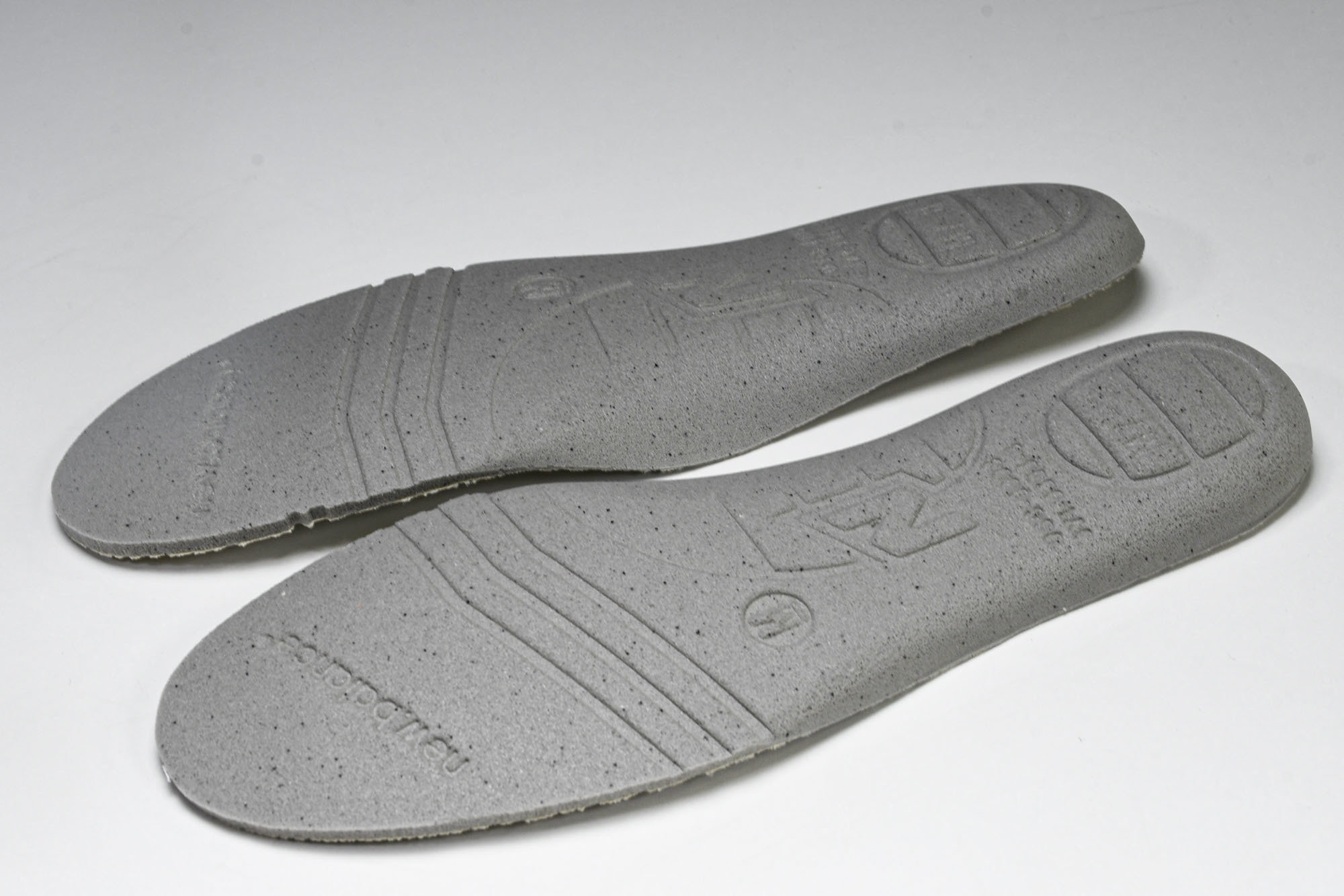 New Balance NB 1906R 白色 M1906RQ #YZ010#鞋款灵感源自设计师本人对夏