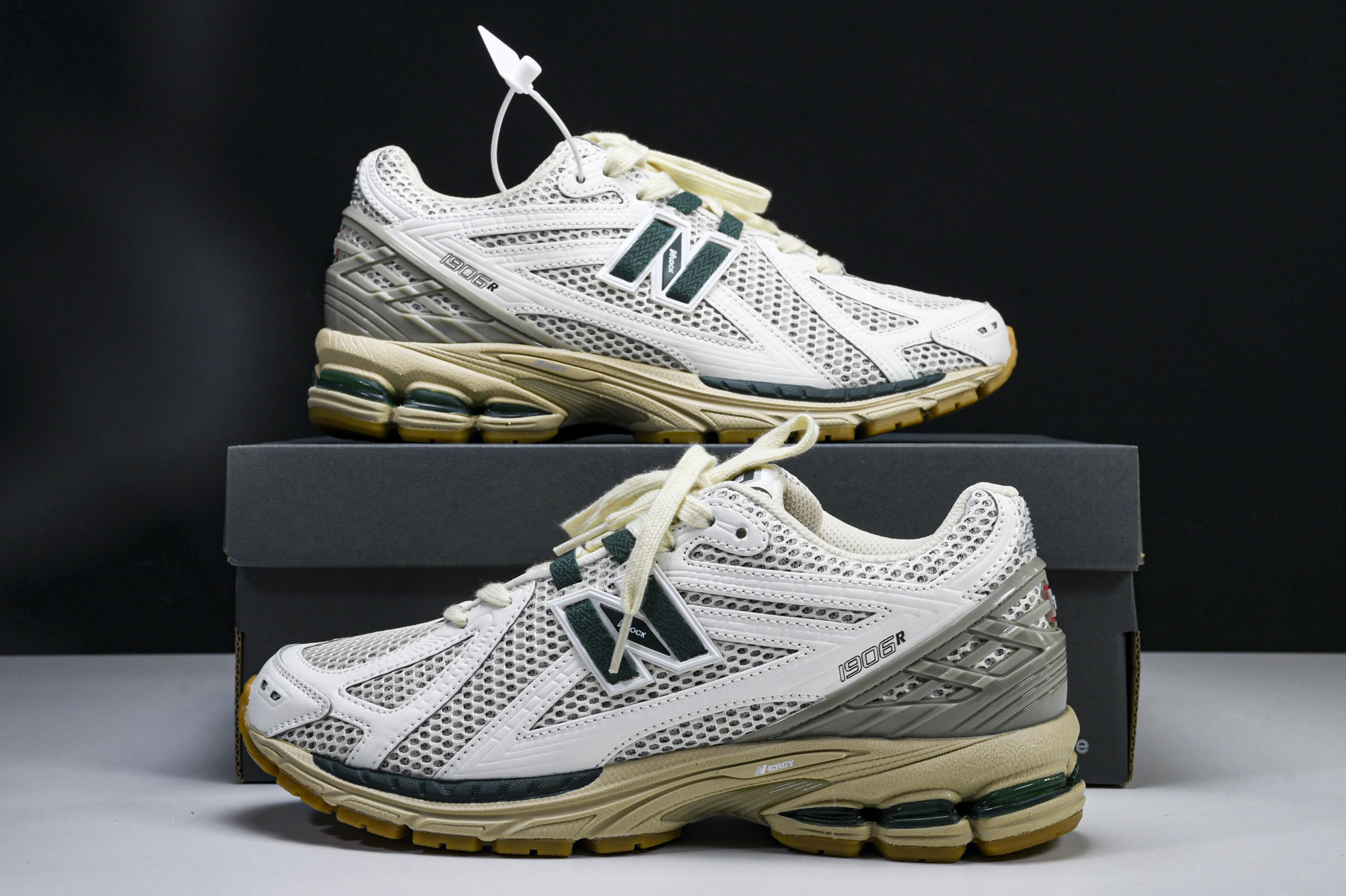 New Balance NB 1906R 白色 M1906RQ #YZ010#鞋款灵感源自设计师本人对夏