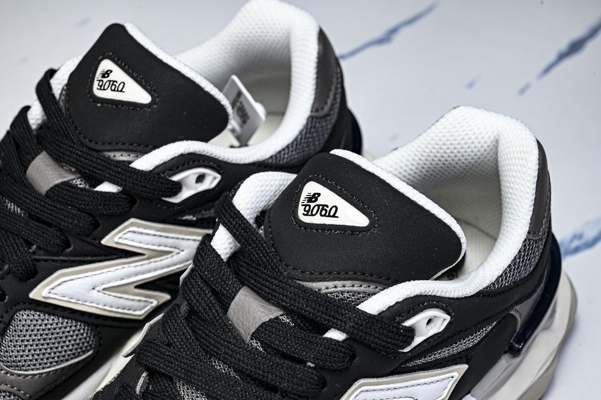 New Balance NB9060 联名款 复古休闲运动慢跑鞋U YZ010#鞋款灵感源自设计师本人对