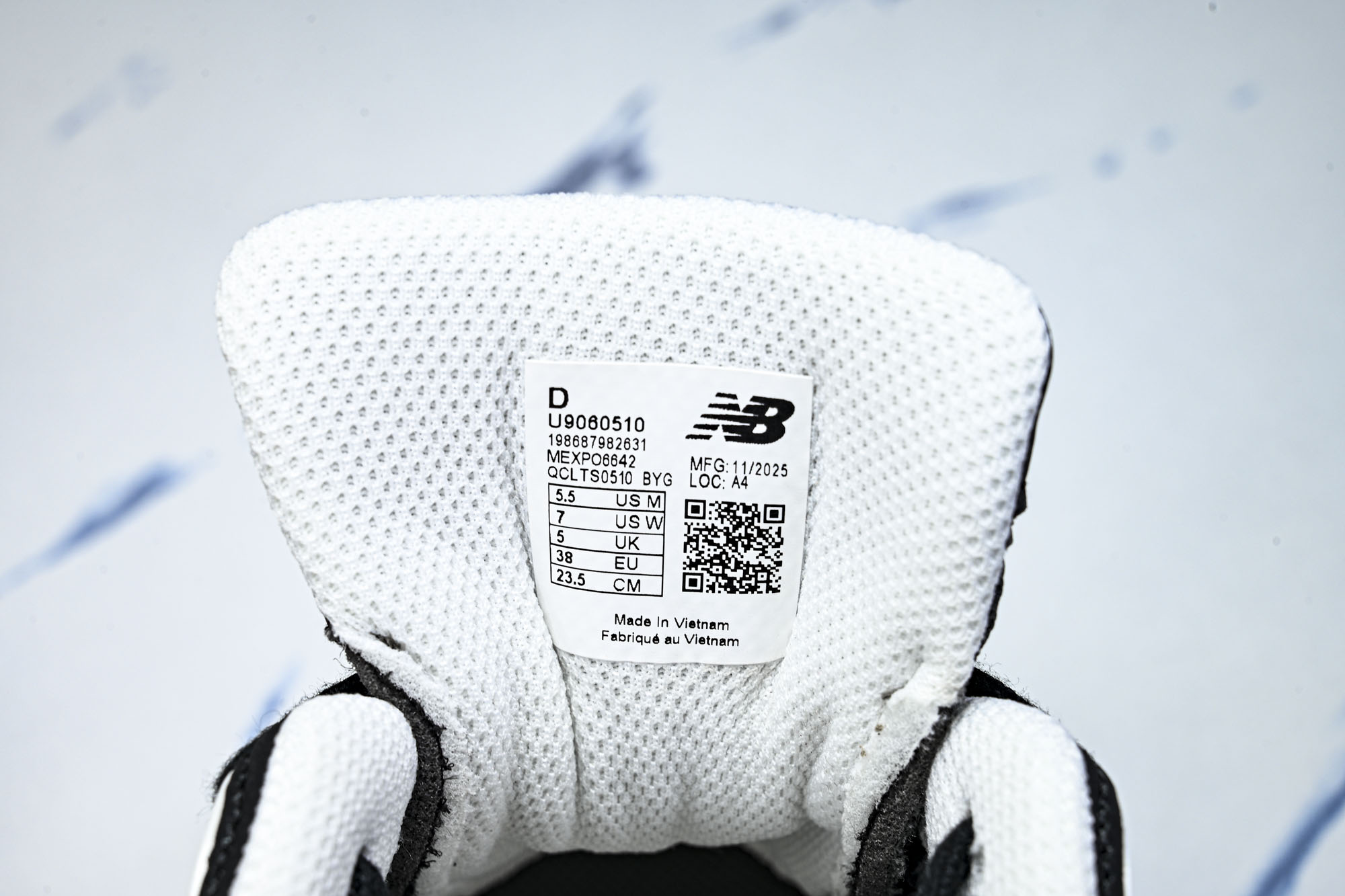 New Balance NB9060 联名款 复古休闲运动慢跑鞋U YZ010#鞋款灵感源自设计师本人对