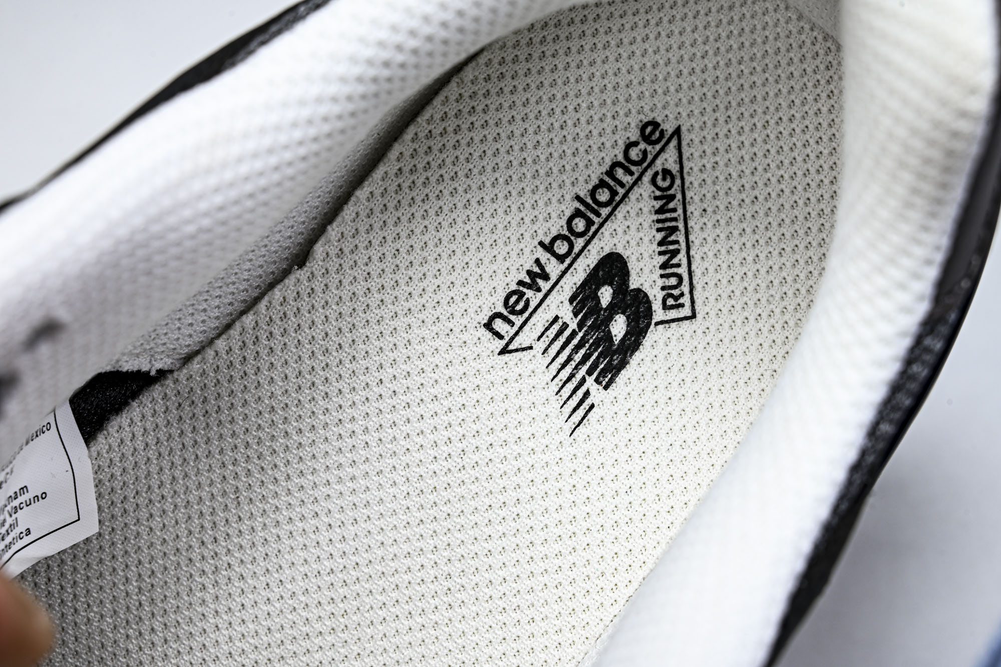 New Balance NB9060 联名款 复古休闲运动慢跑鞋U YZ010#鞋款灵感源自设计师本人对