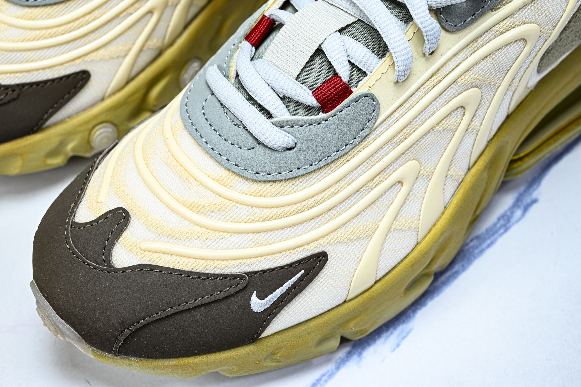 Travis Scott x Nk Air Max 270 React TS 联名款半掌气垫缓震跑步鞋 