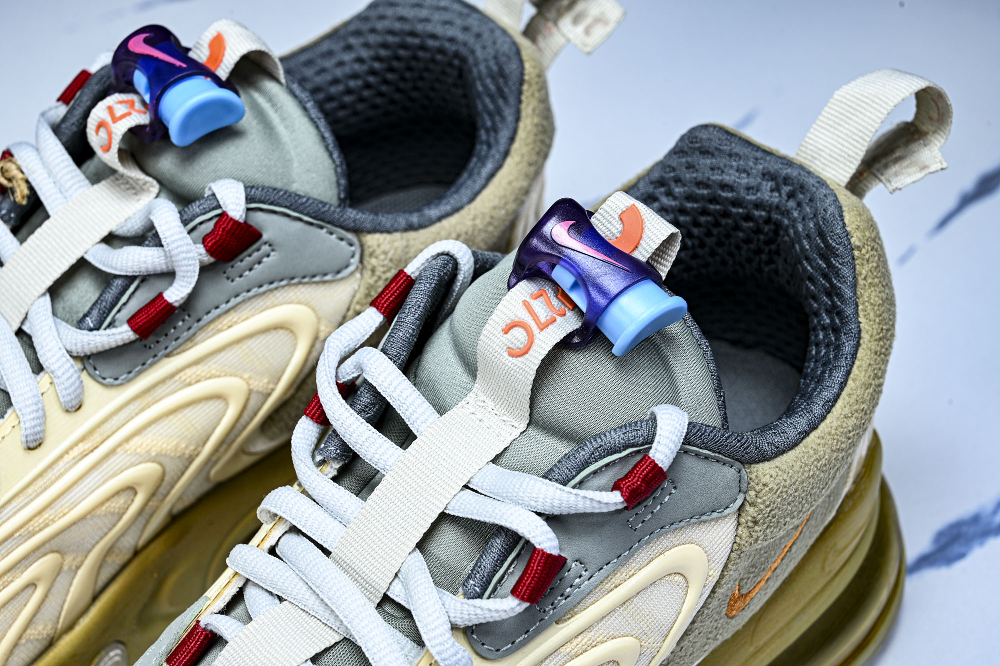 Travis Scott x Nk Air Max 270 React TS 联名款半掌气垫缓震跑步鞋 