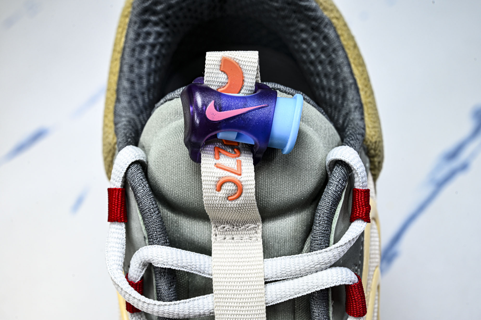 Travis Scott x Nk Air Max 270 React TS 联名款半掌气垫缓震跑步鞋 