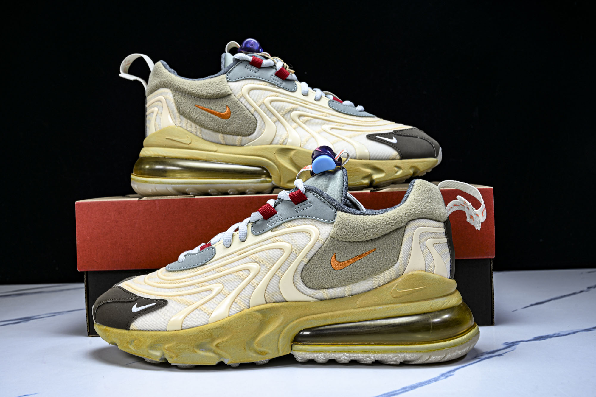 Travis Scott x Nk Air Max 270 React TS 联名款半掌气垫缓震跑步鞋 