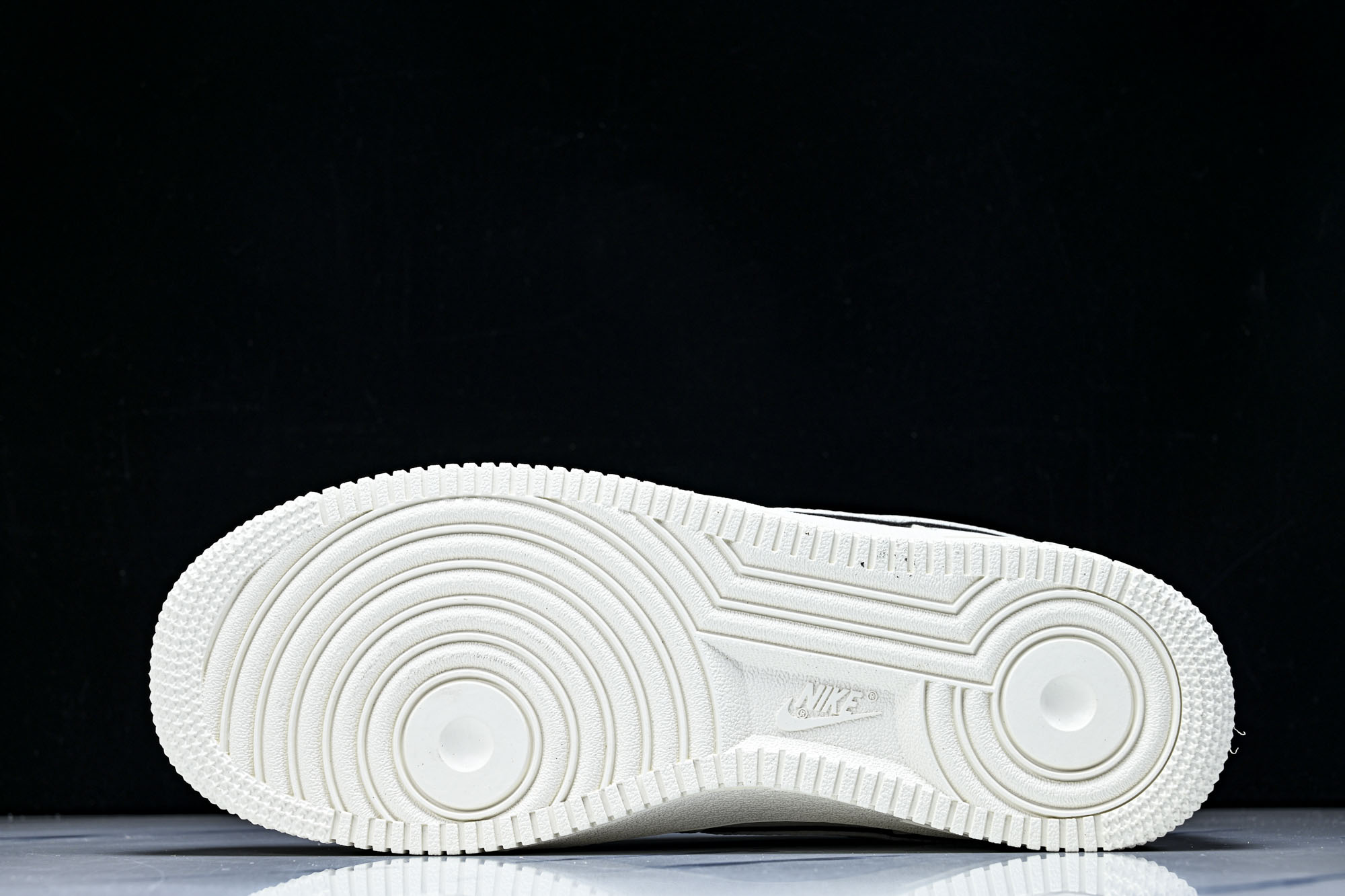 Nike Air Force 1'07 Low 联名款 空军一号低帮休闲板鞋 MM3399-828空军一