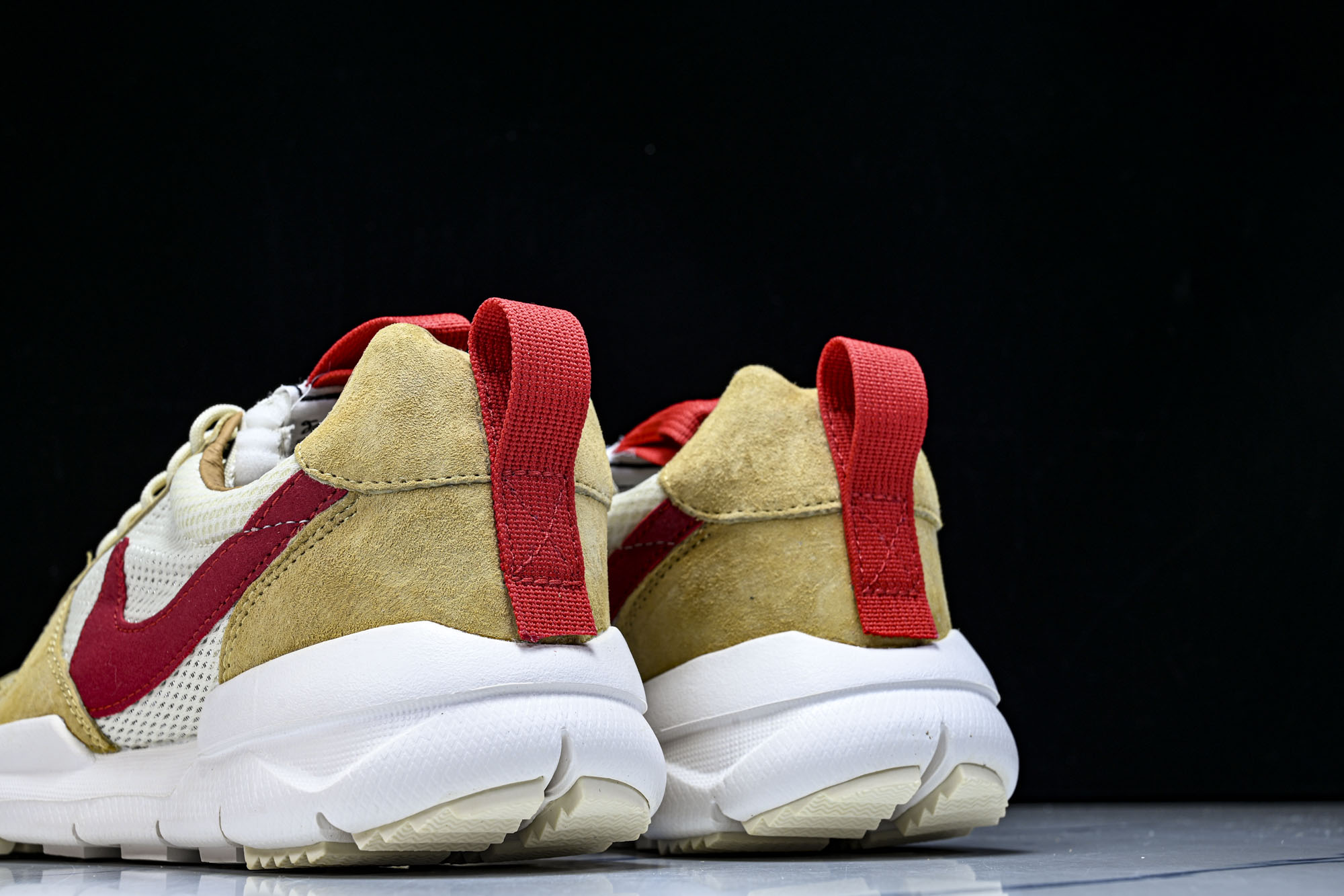 Tom Sachs x Nike Mars Yard 2.0 宇航员 AA2261-100 YZ0053