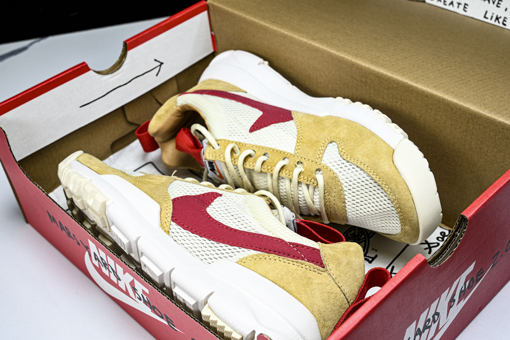 Tom Sachs x Nike Mars Yard 2.0 宇航员 AA2261-100 YZ0053