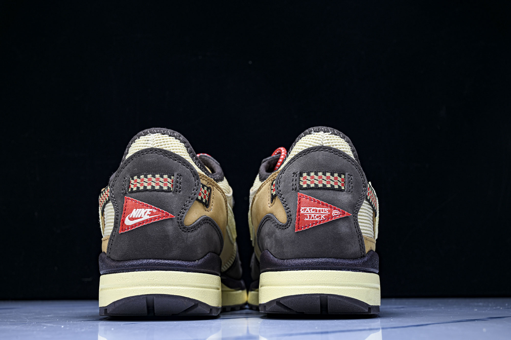 Travish Scott x NK Air Max 1 “Wheat”复古休闲跑步鞋 小麦 倒钩D09