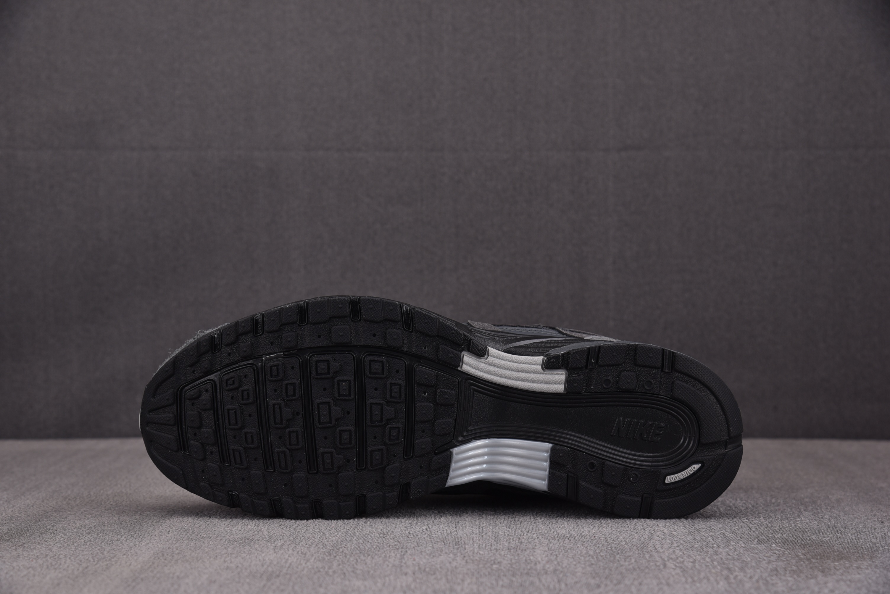 NK P-6000 Anthracite Metallic Silver 黑灰 HF0015-002 Y
