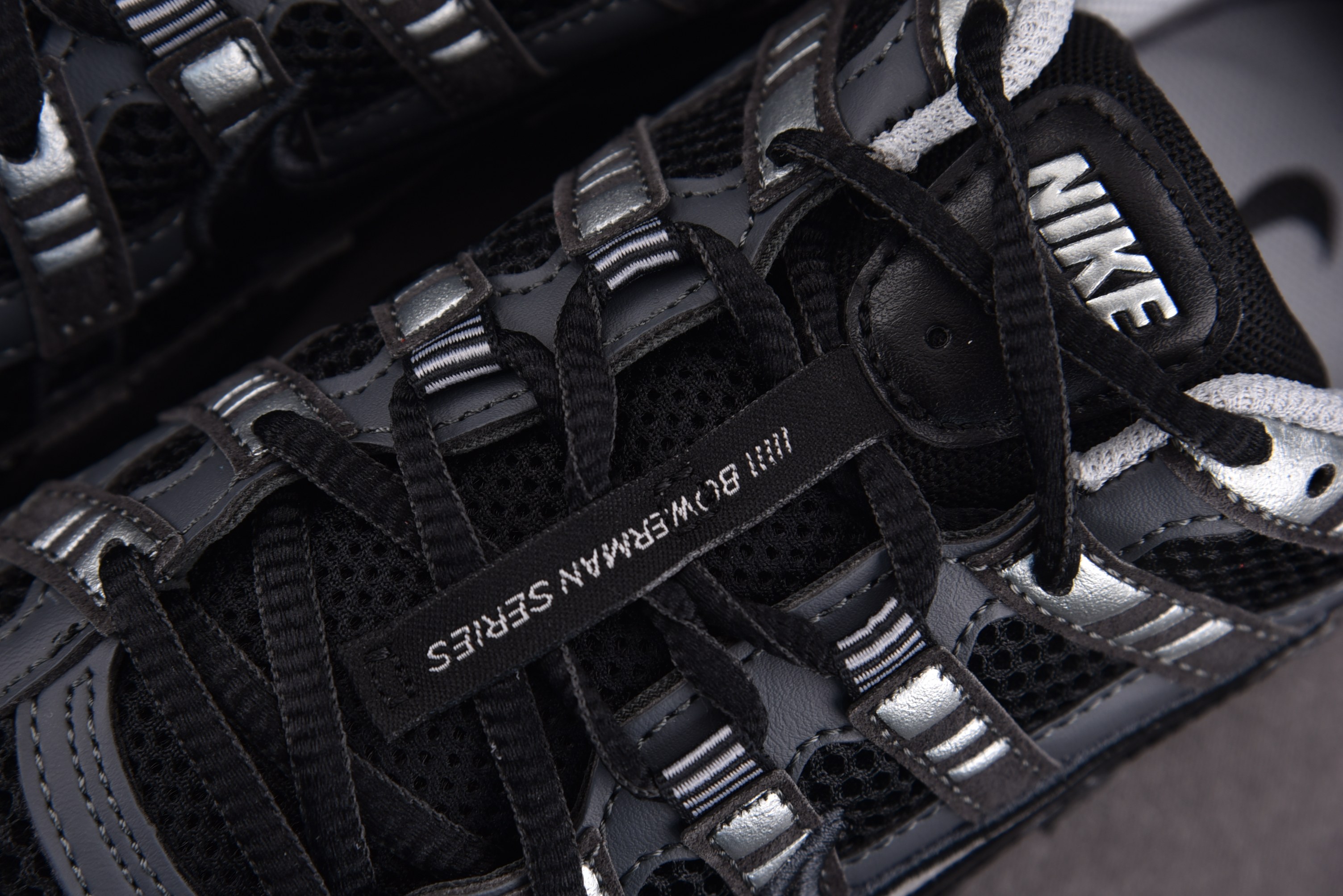 NK P-6000 Anthracite Metallic Silver 黑灰 HF0015-002 Y
