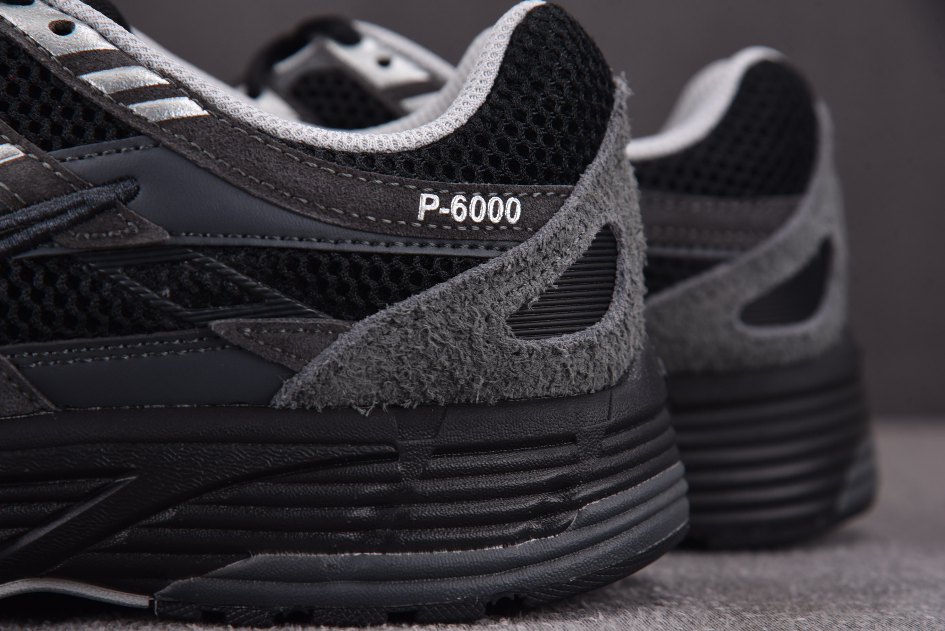 NK P-6000 Anthracite Metallic Silver 黑灰 HF0015-002 Y