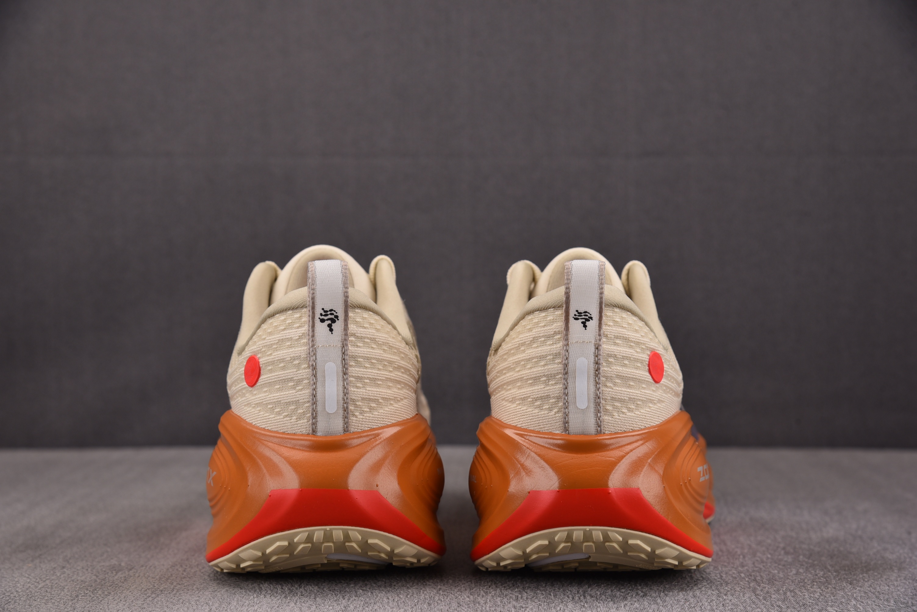 NKAir Zoom Vomero Plus Running Poets 卡其棕 IM6679-258 