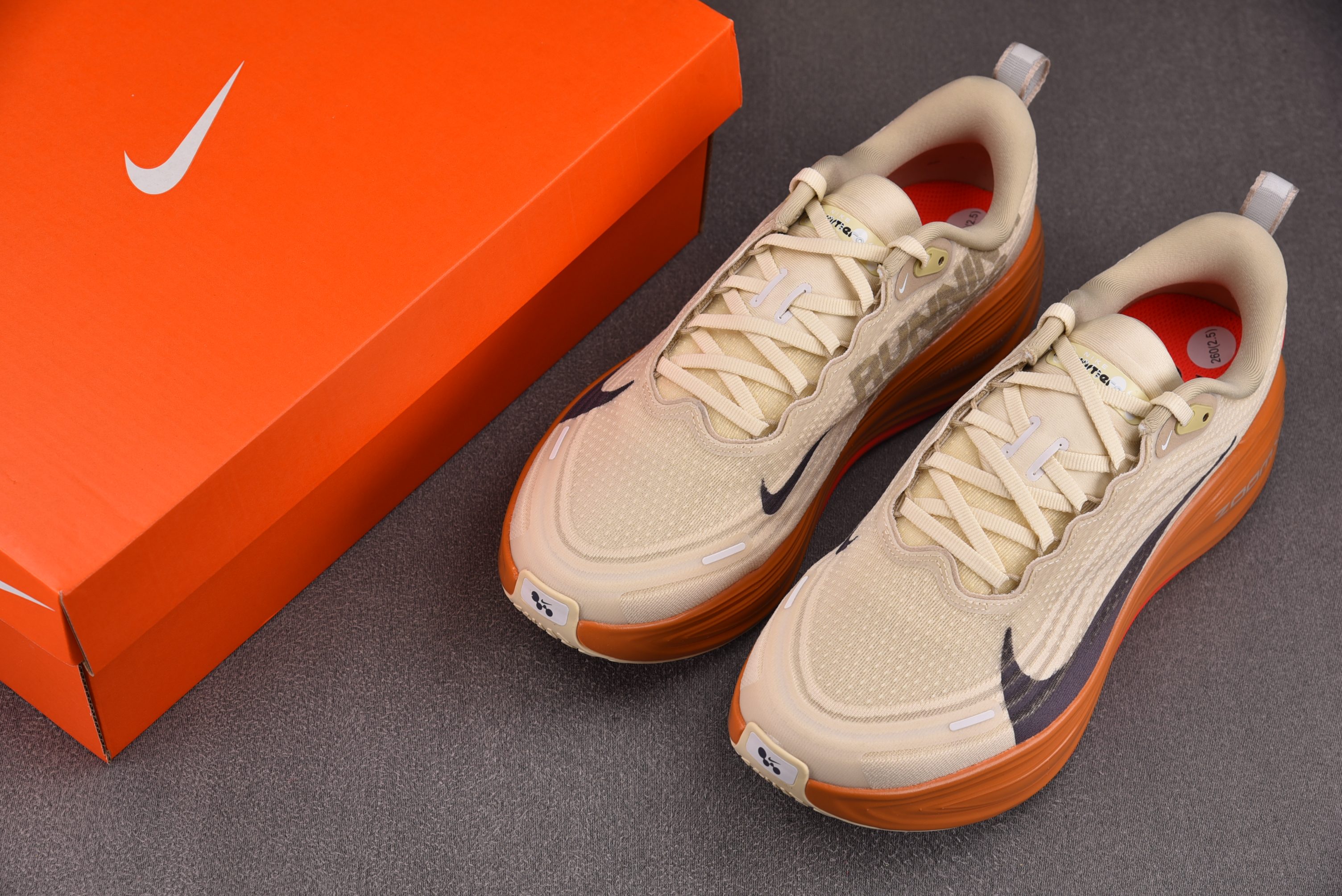 NKAir Zoom Vomero Plus Running Poets 卡其棕 IM6679-258 