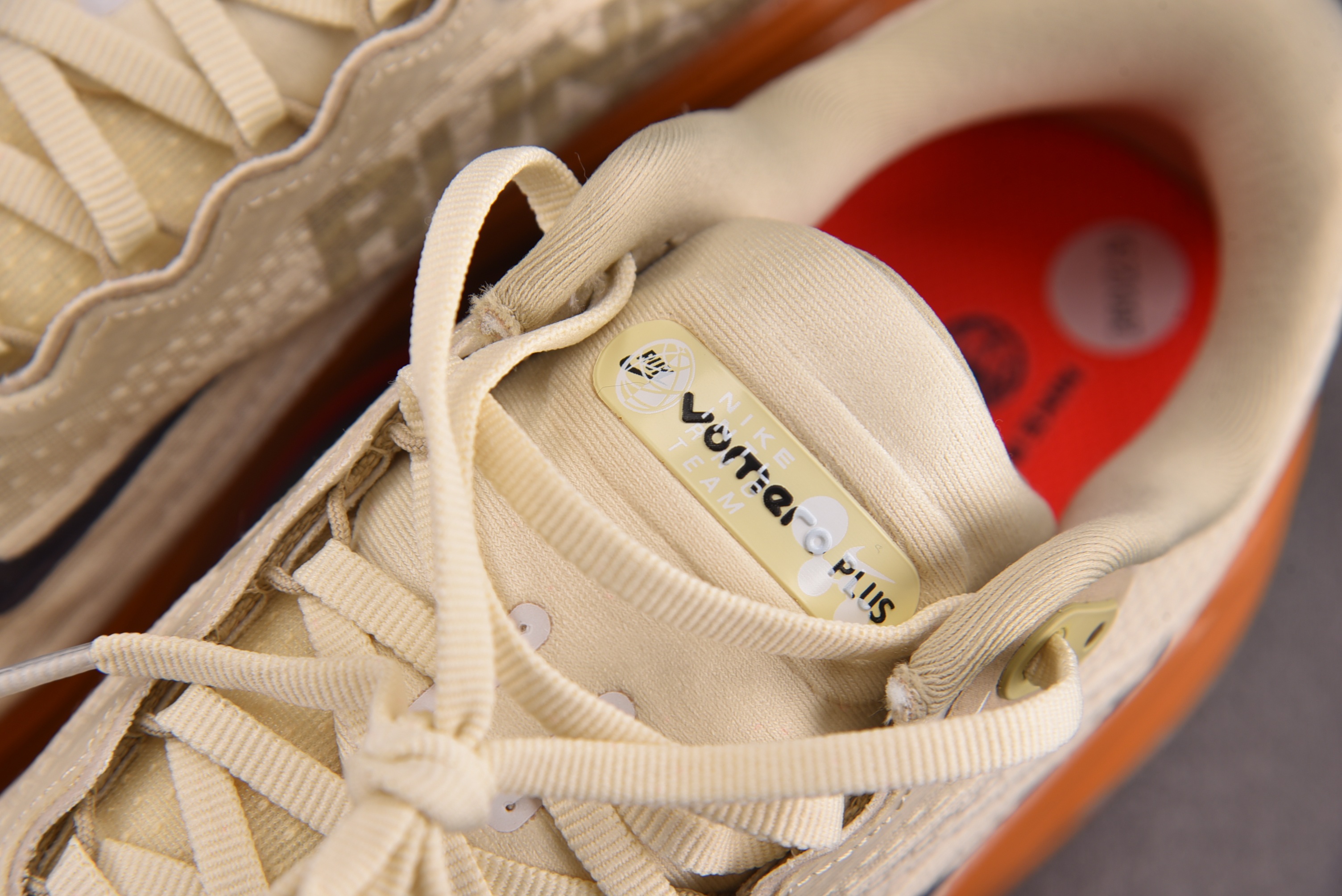 NKAir Zoom Vomero Plus Running Poets 卡其棕 IM6679-258 