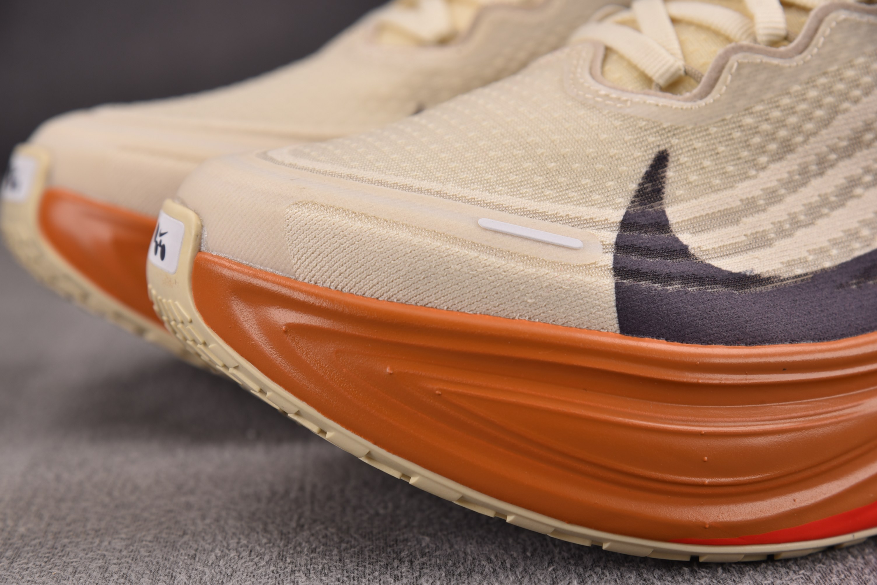 NKAir Zoom Vomero Plus Running Poets 卡其棕 IM6679-258 