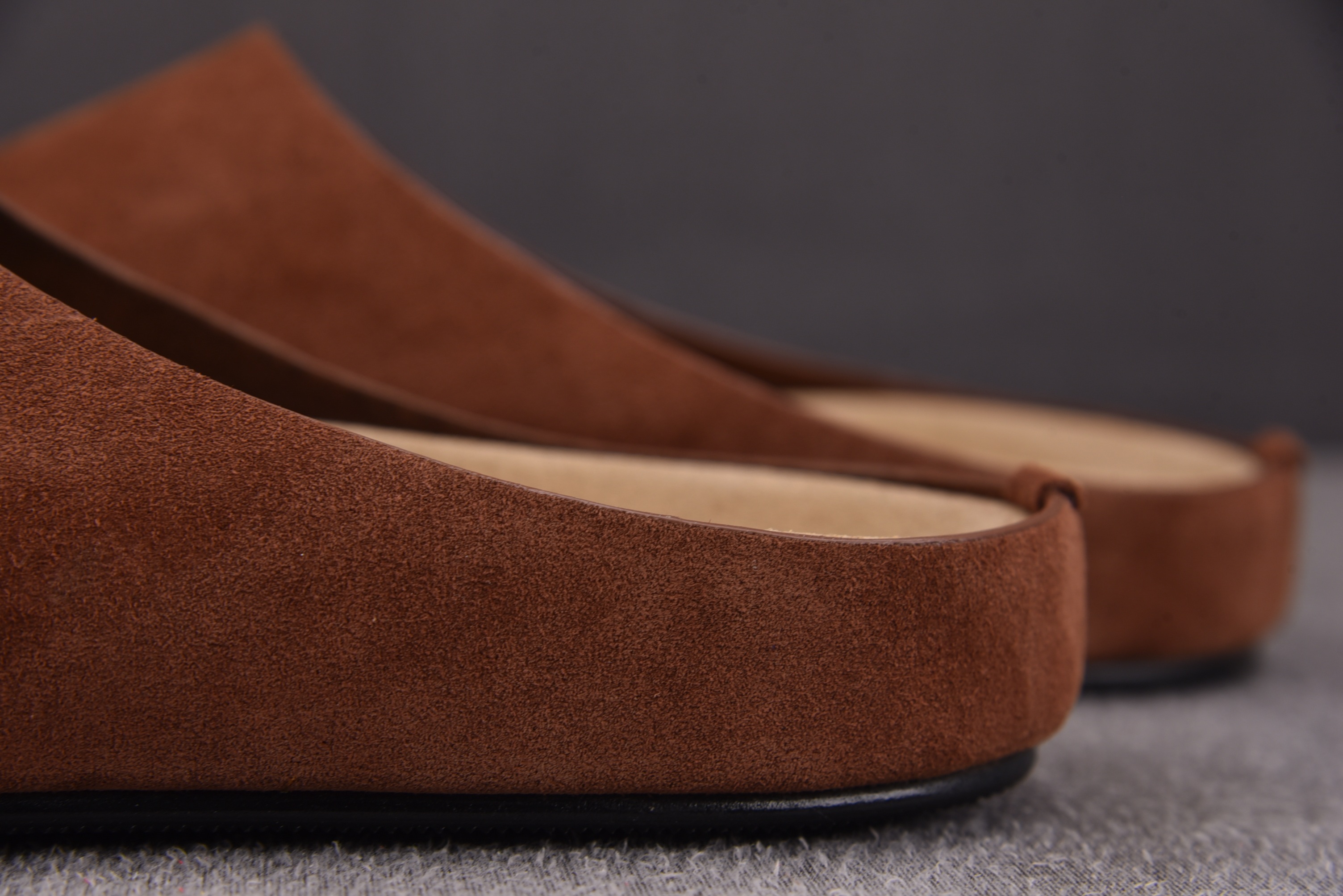 The Row Square Loafer Pumps in tan 棕色  #YZ01136-45
