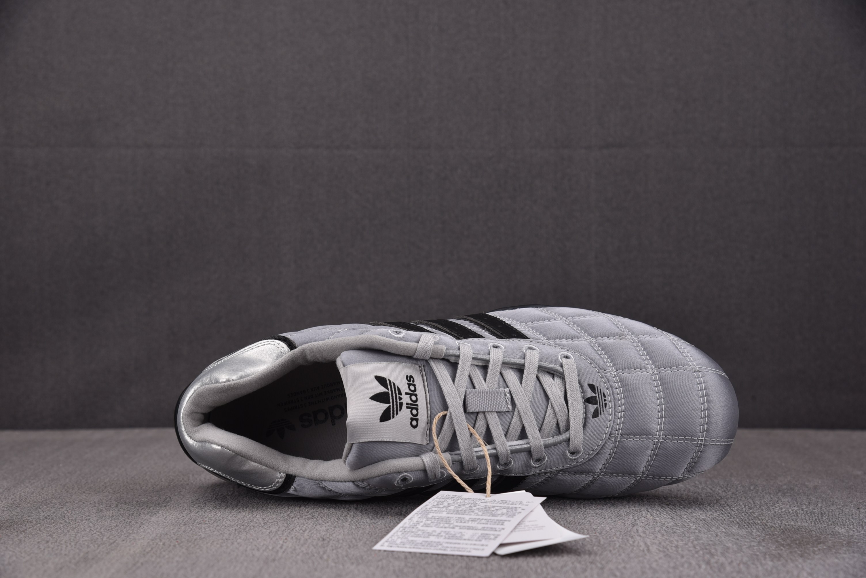WMNS AD Adiracer Lo Silver Metallic 银灰 JS028436-45
