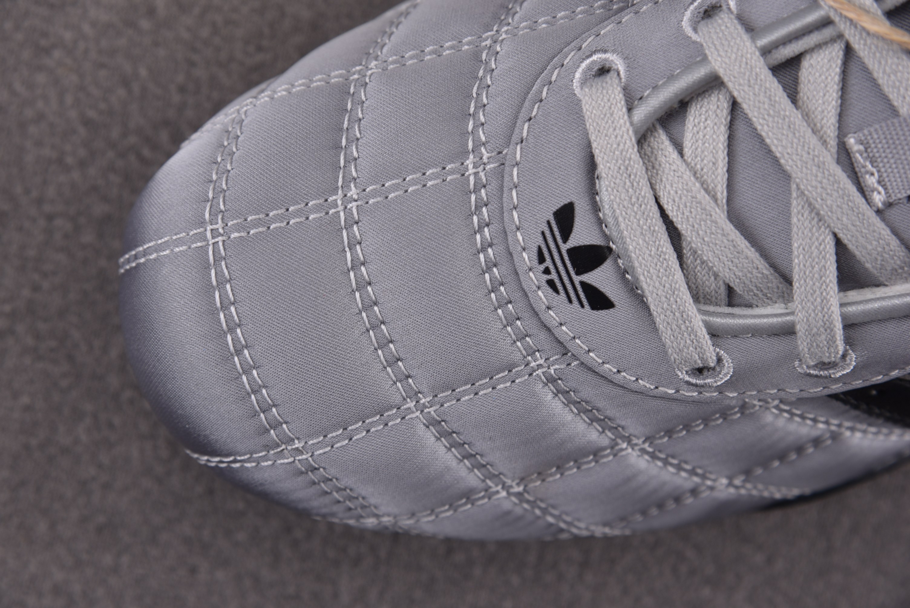 WMNS AD Adiracer Lo Silver Metallic 银灰 JS028436-45