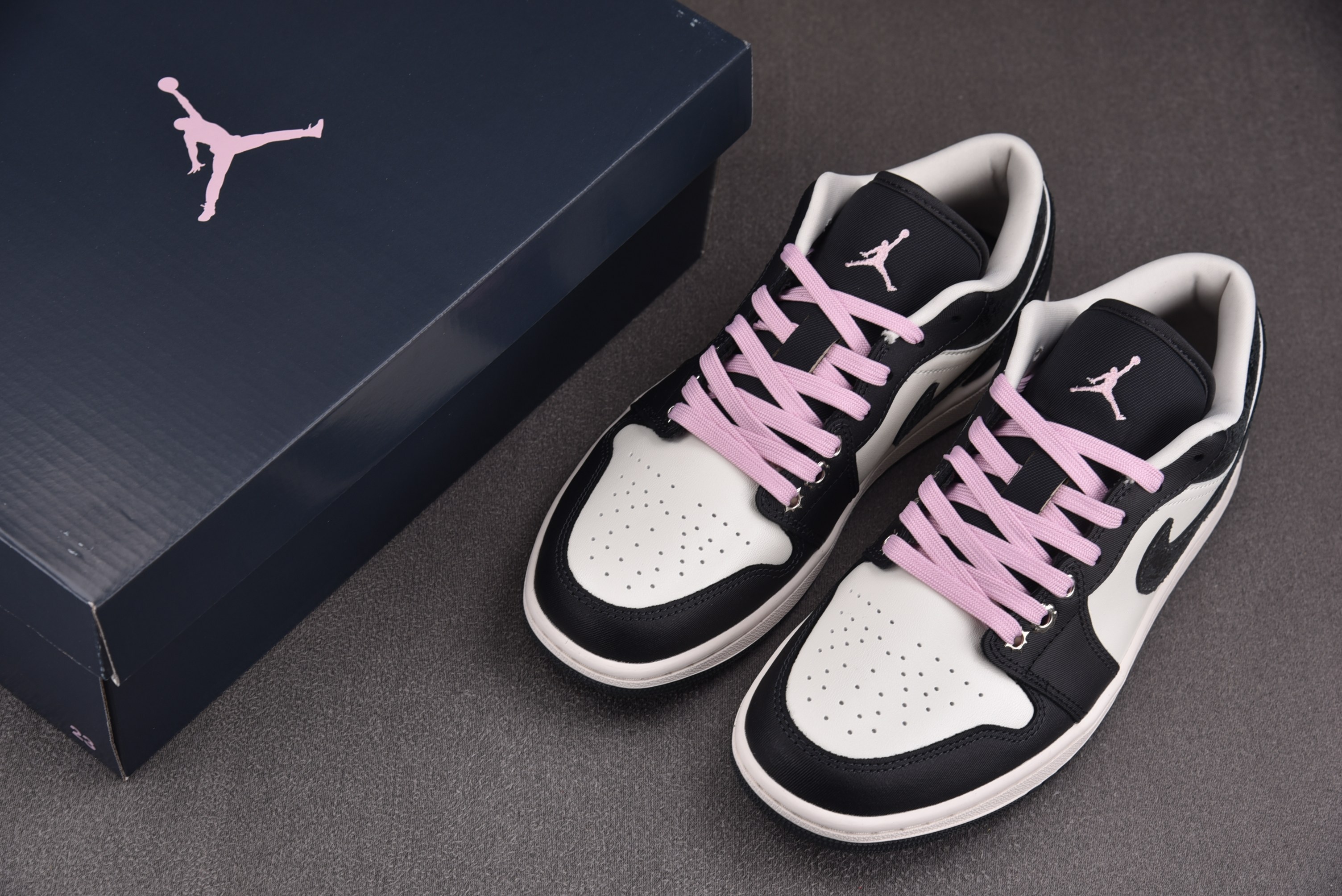 WMNS Air Jordan 1 Low SE Iced Carmine 白黑粉 II0595-001