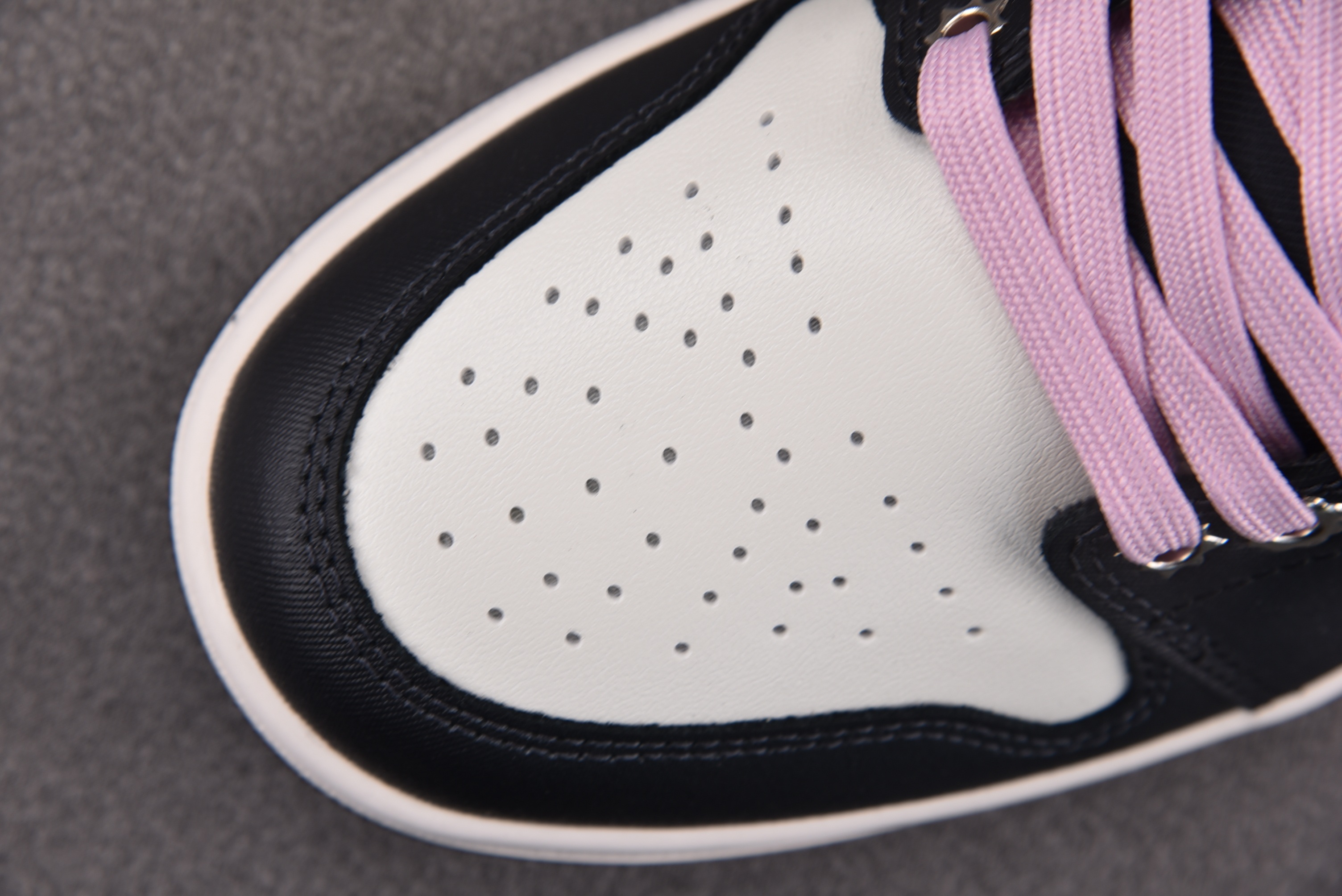 WMNS Air Jordan 1 Low SE Iced Carmine 白黑粉 II0595-001