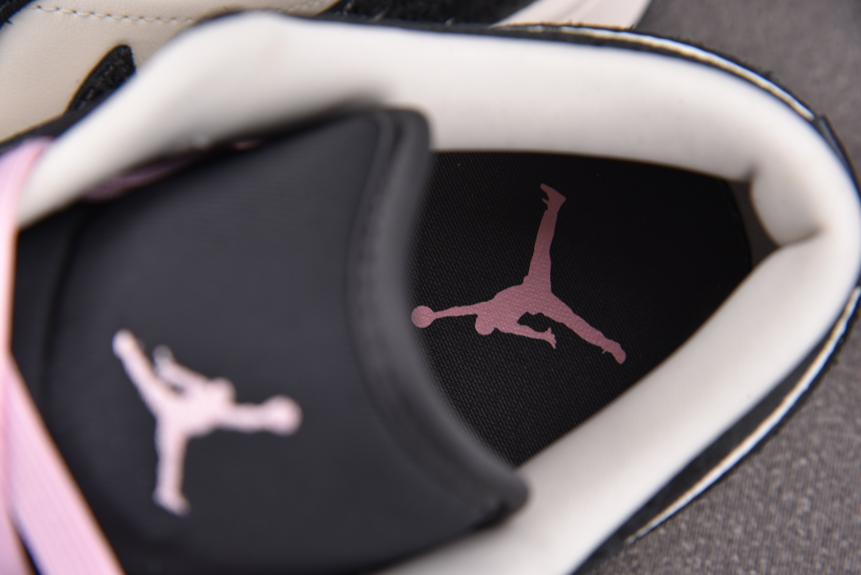WMNS Air Jordan 1 Low SE Iced Carmine 白黑粉 II0595-001
