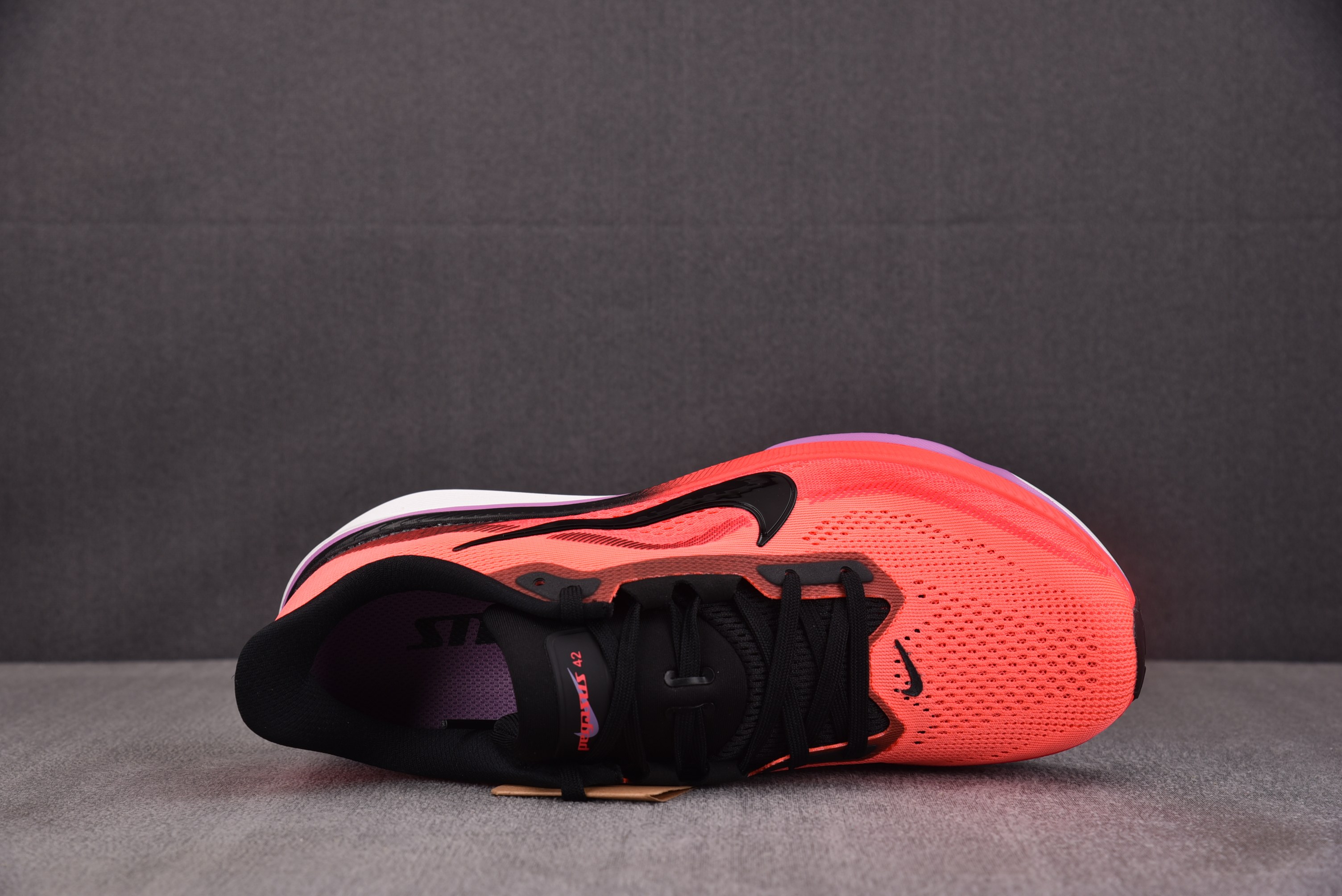 WMNS NK Air Zoom Pegasus 42 Lava Glow Flash Crimson 