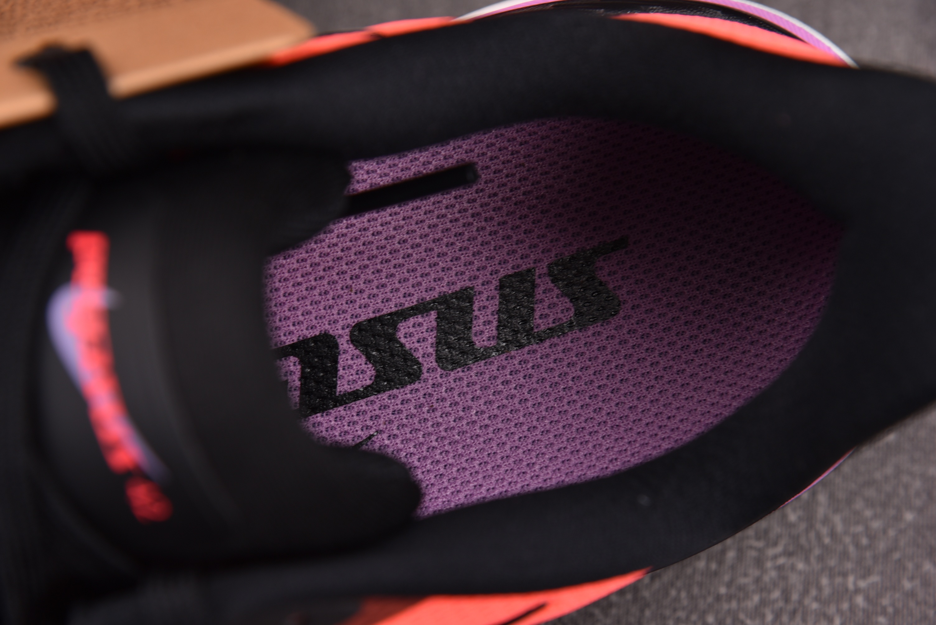 WMNS NK Air Zoom Pegasus 42 Lava Glow Flash Crimson 
