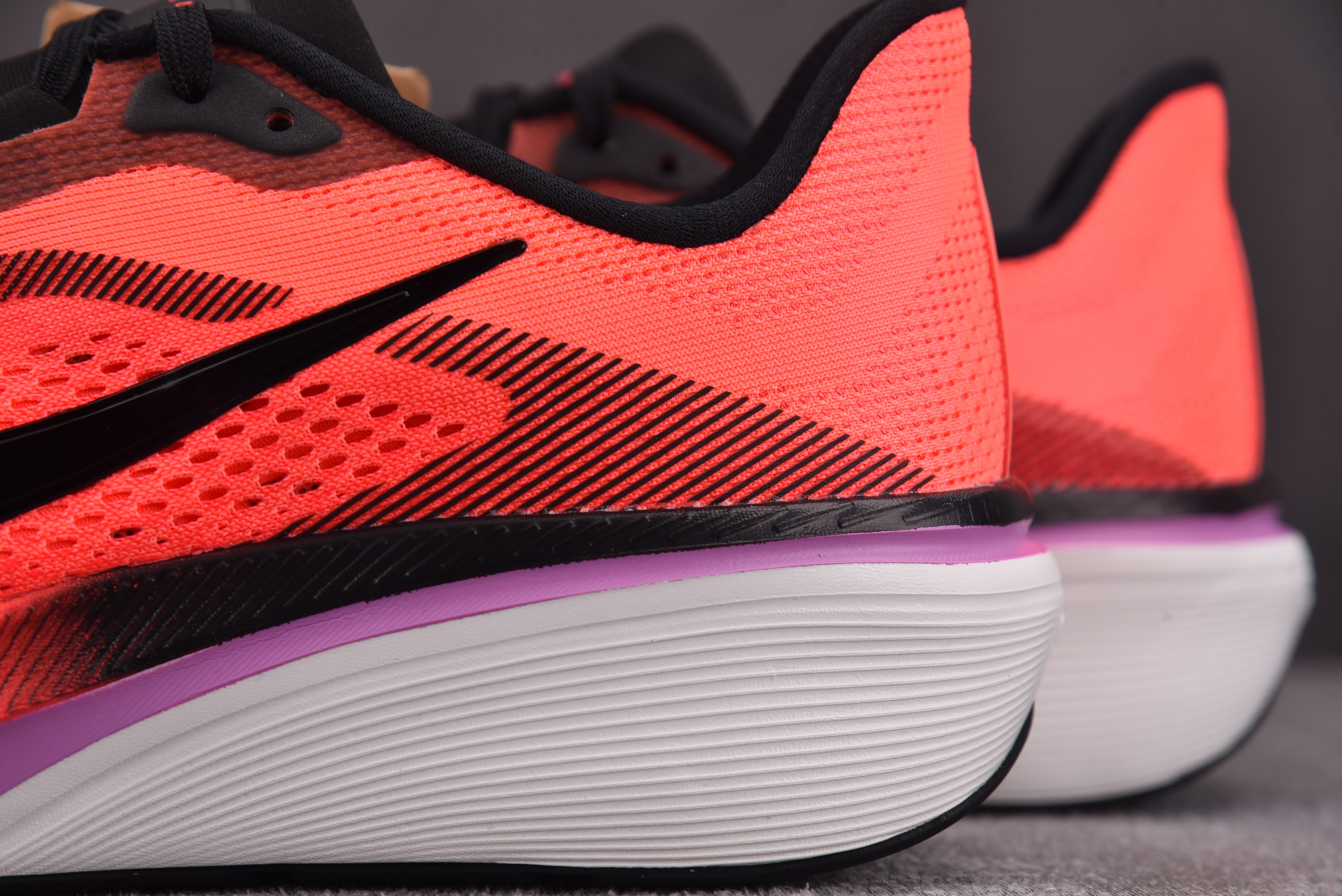 WMNS NK Air Zoom Pegasus 42 Lava Glow Flash Crimson 