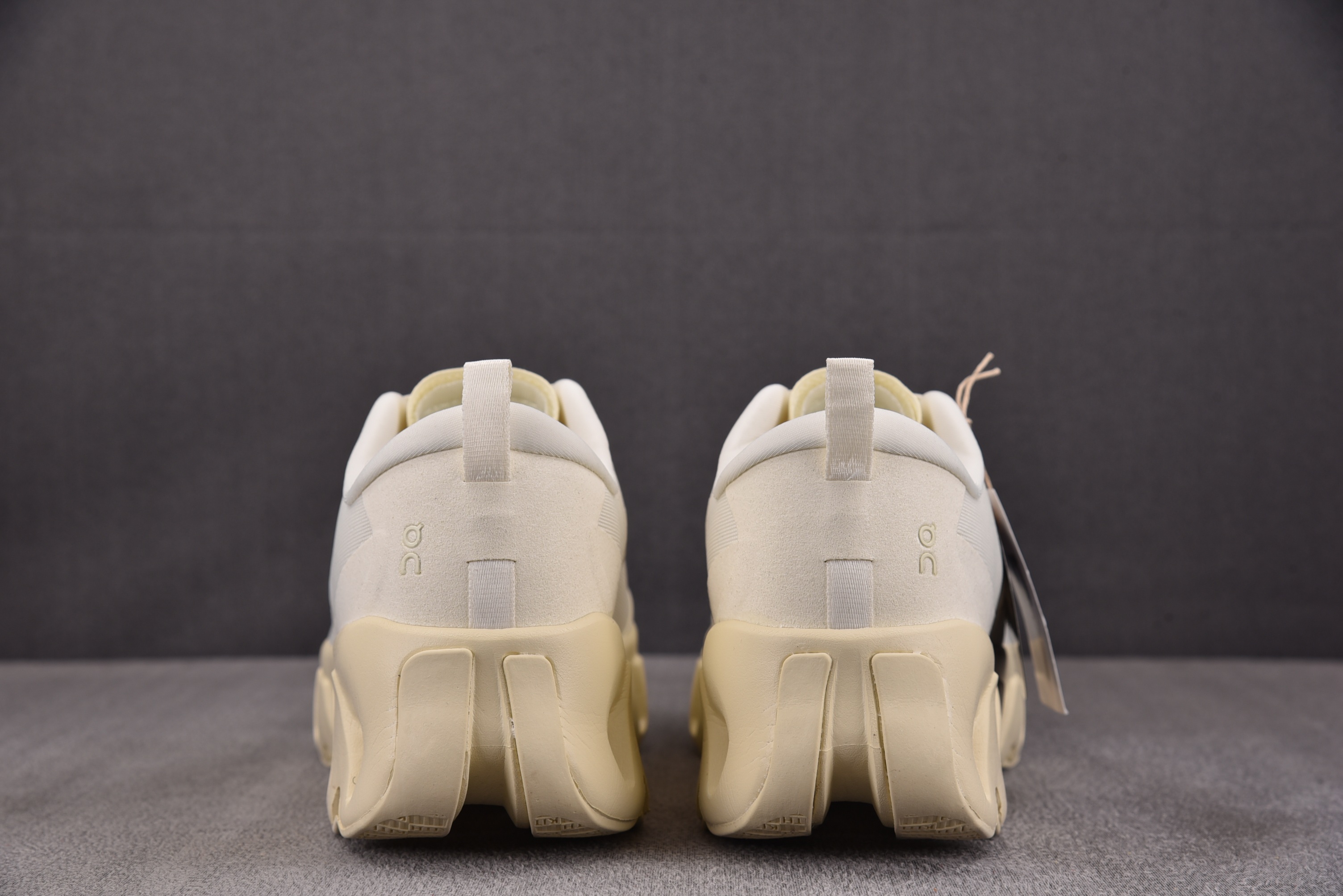 【纯原】On Running Cloudswift K-Tech 1 米色 YZ039-536 37 3