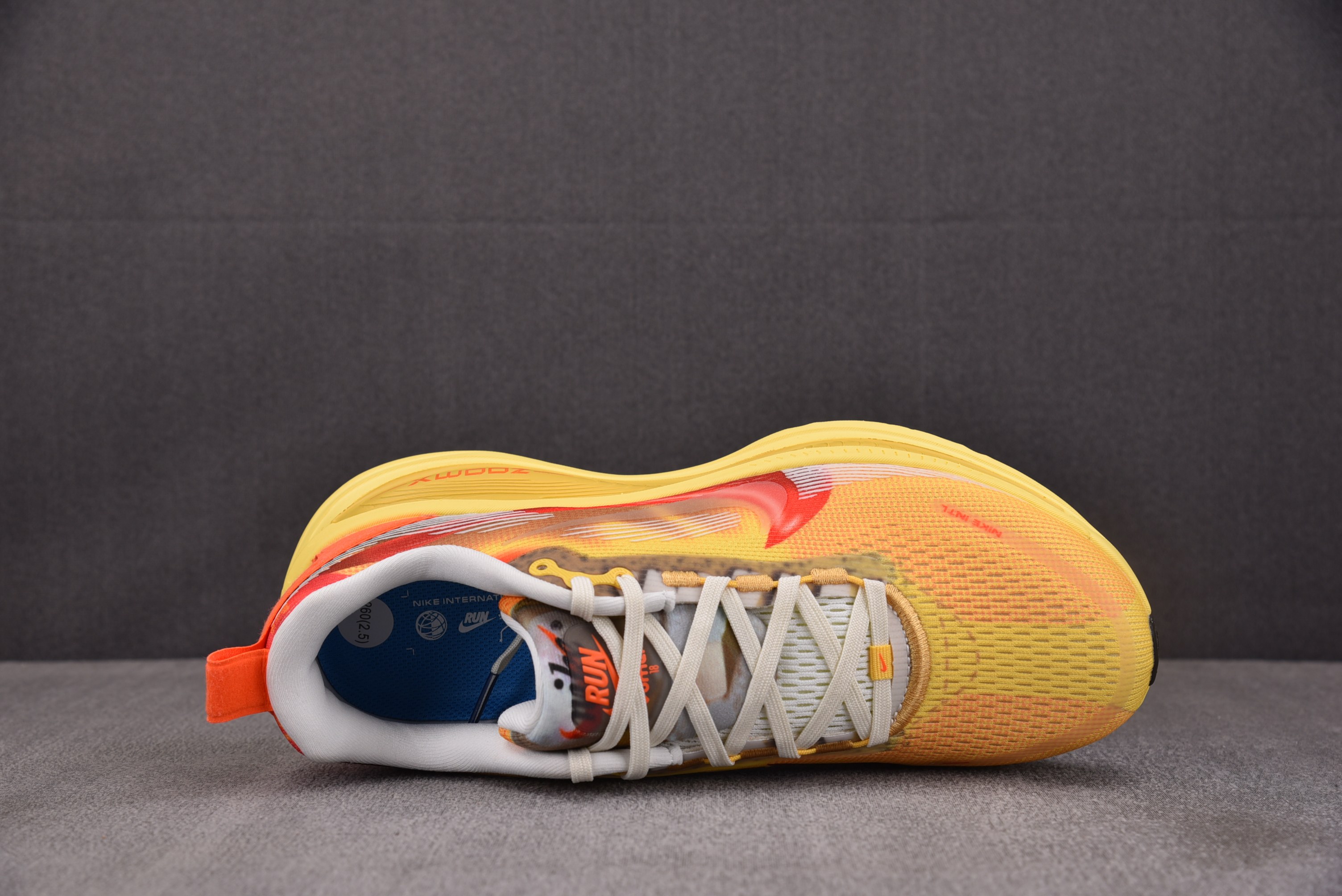 NK Air Zoom Vomero 18 SE Multi-Colour 黄橙 IH3576-999 