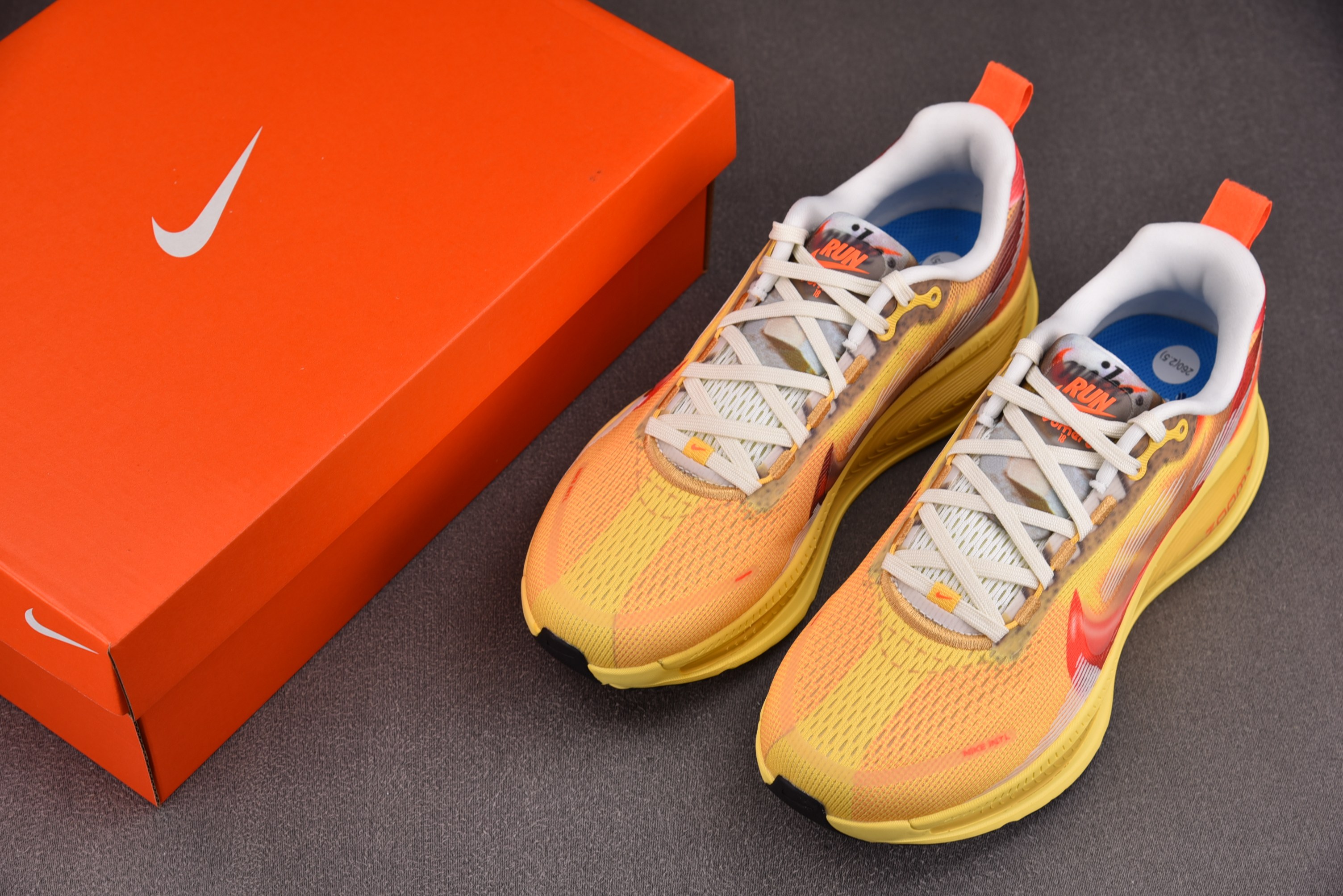 NK Air Zoom Vomero 18 SE Multi-Colour 黄橙 IH3576-999 