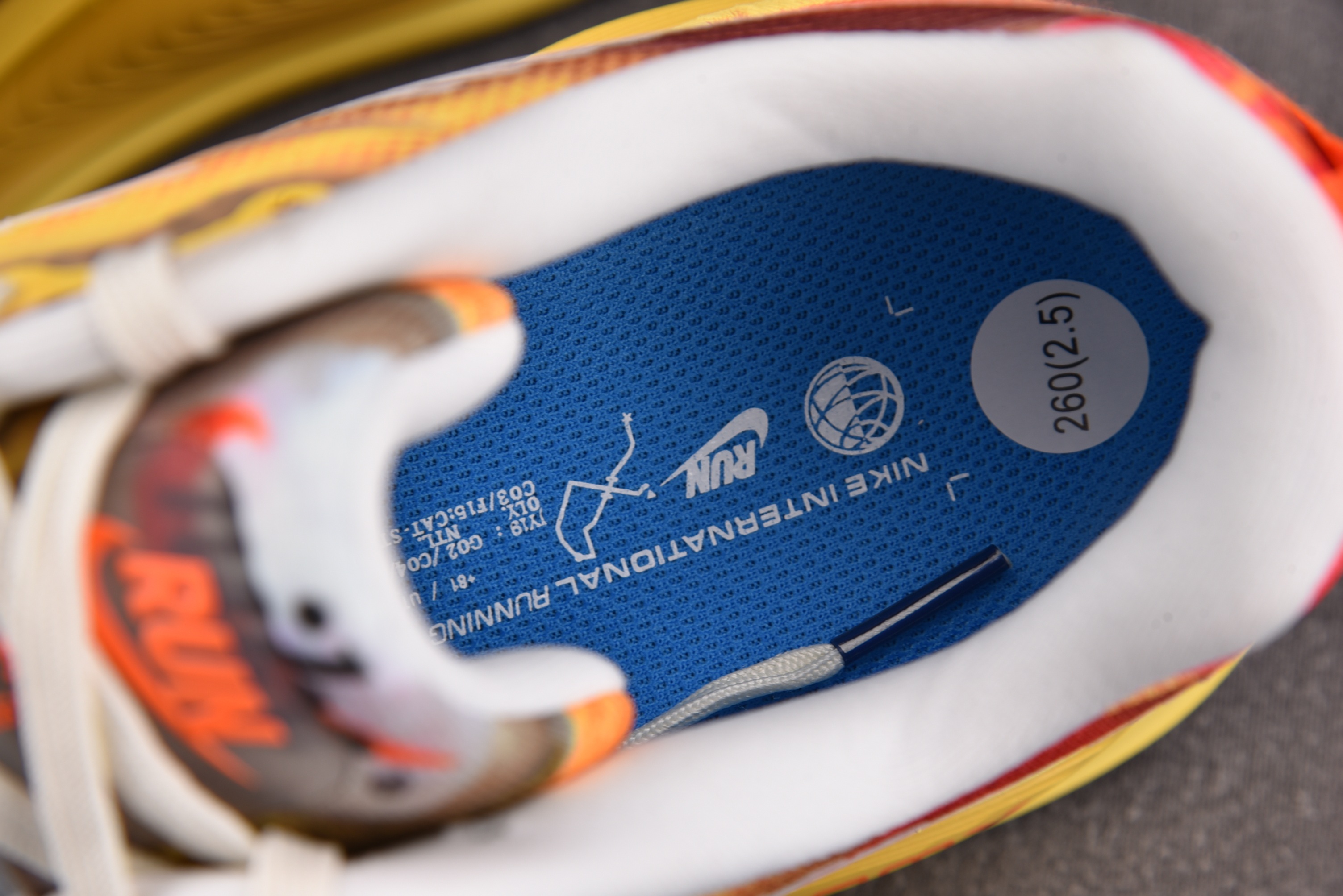 NK Air Zoom Vomero 18 SE Multi-Colour 黄橙 IH3576-999 