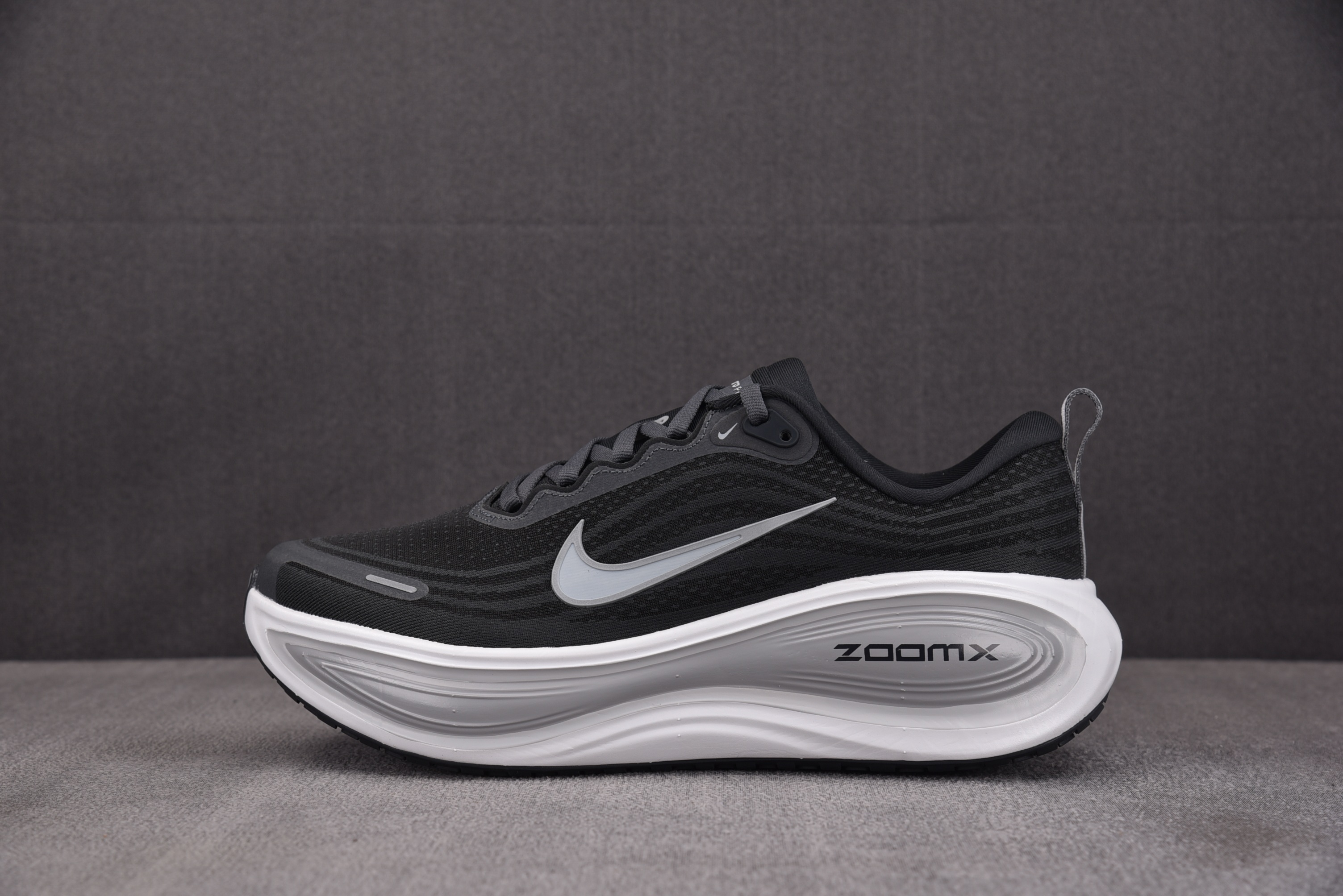 NK Air Zoom Vomero Plus Anthracite White Wolf Grey 煤