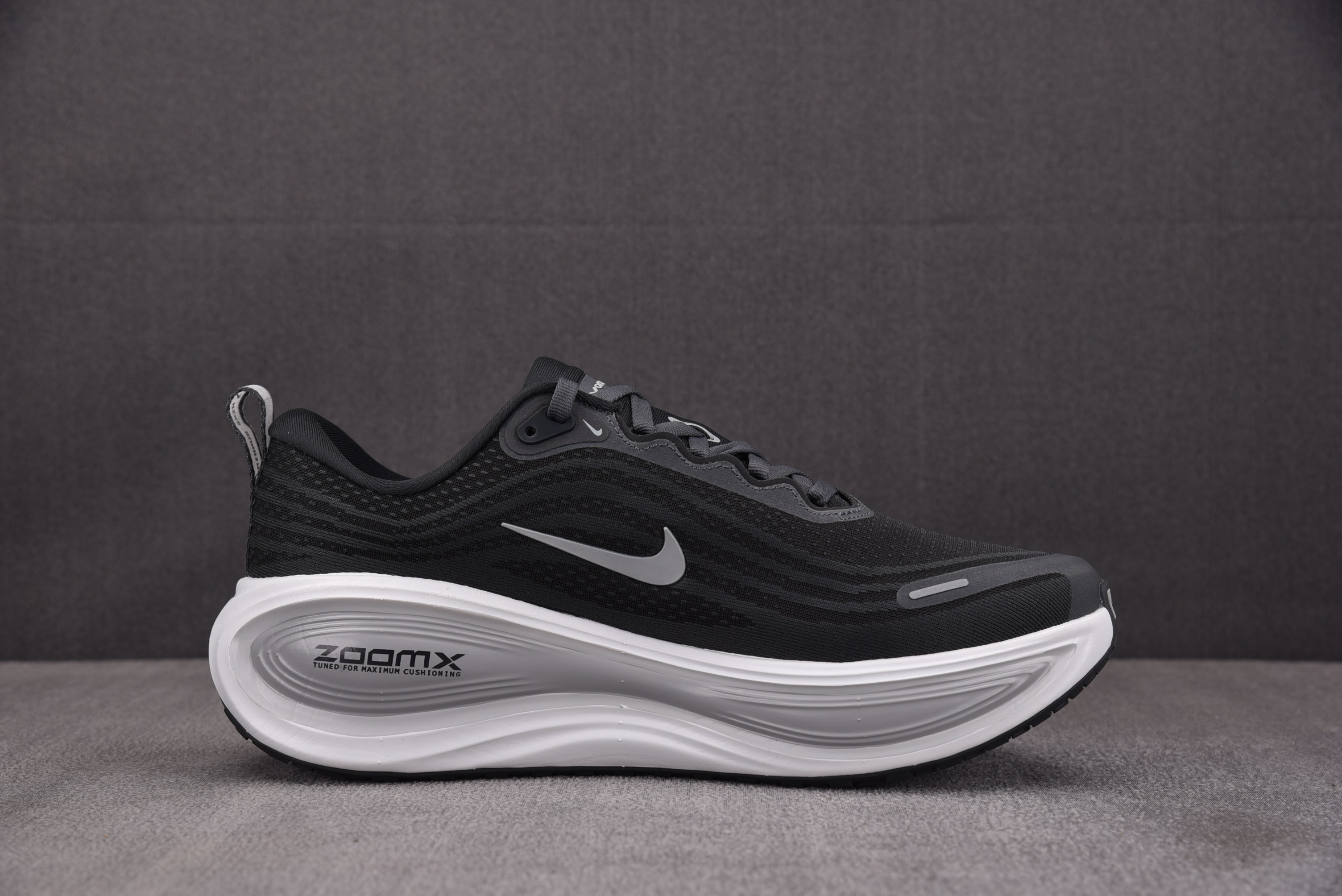 NK Air Zoom Vomero Plus Anthracite White Wolf Grey 煤