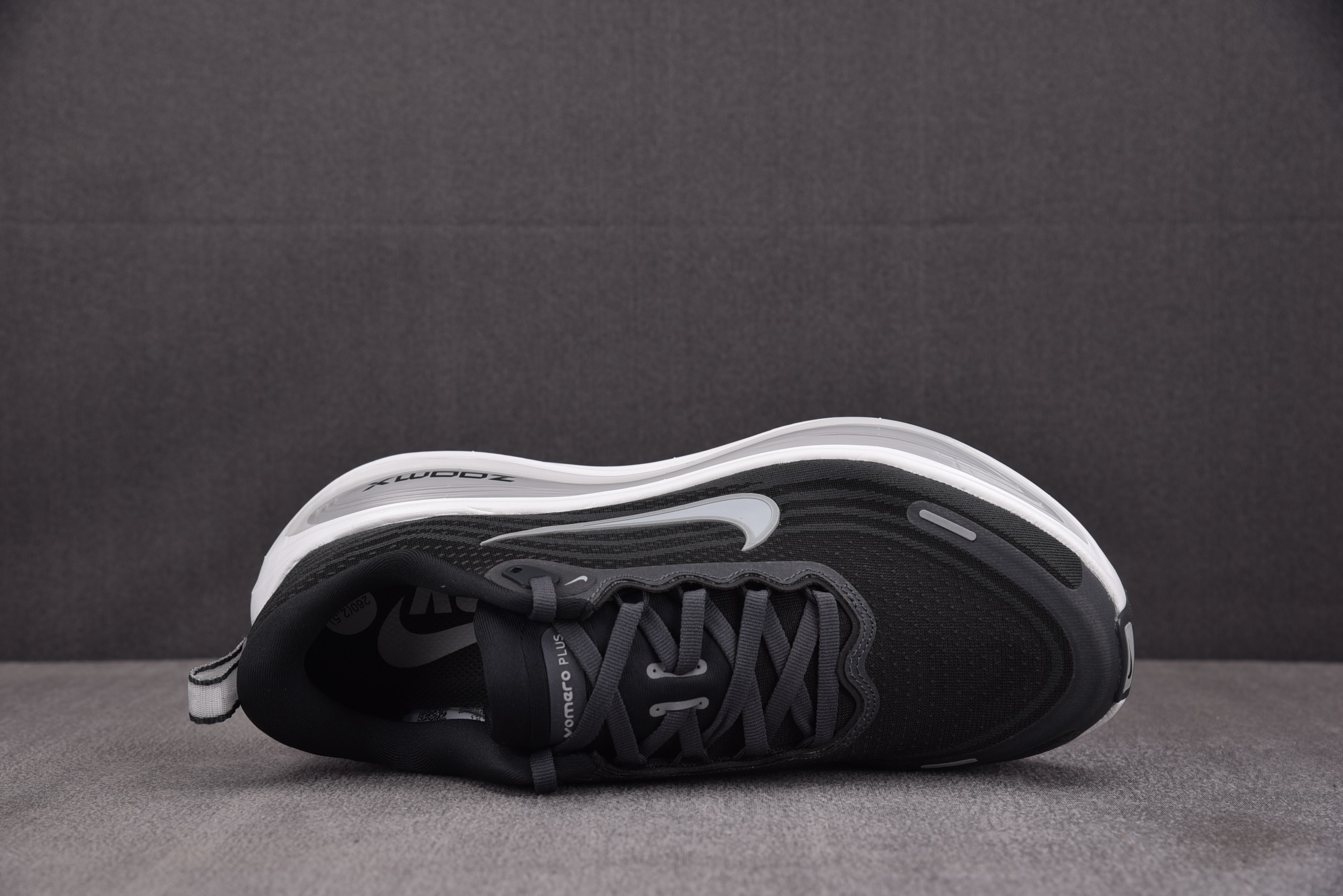 NK Air Zoom Vomero Plus Anthracite White Wolf Grey 煤