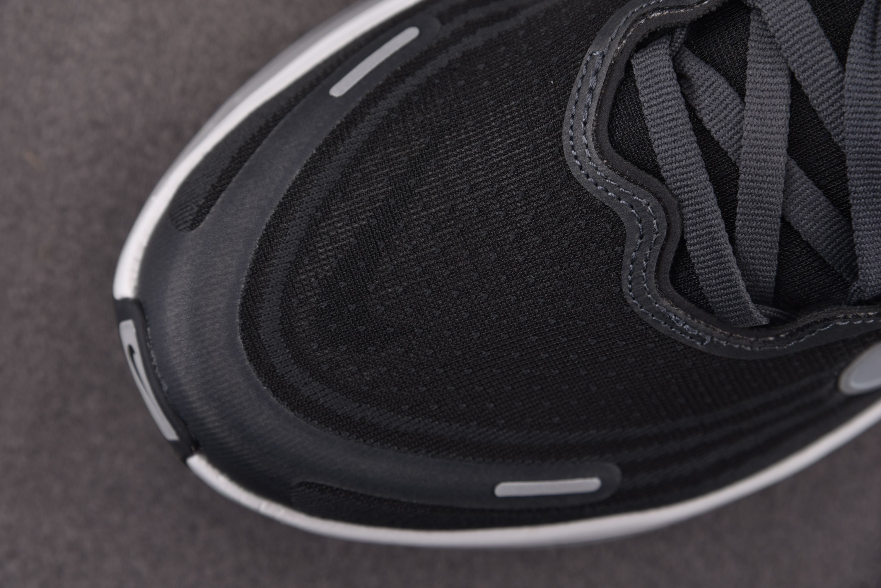 NK Air Zoom Vomero Plus Anthracite White Wolf Grey 煤