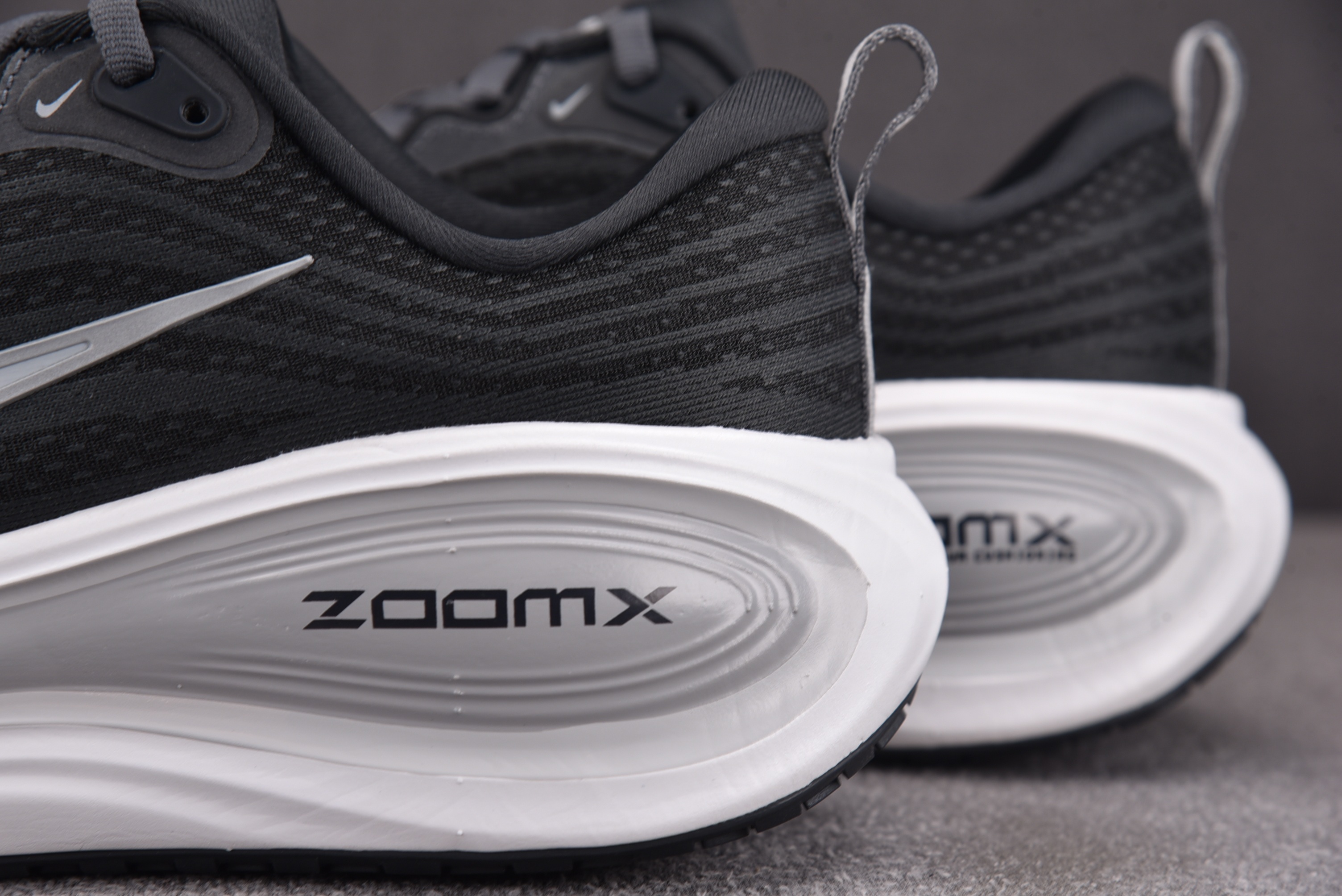 NK Air Zoom Vomero Plus Anthracite White Wolf Grey 煤