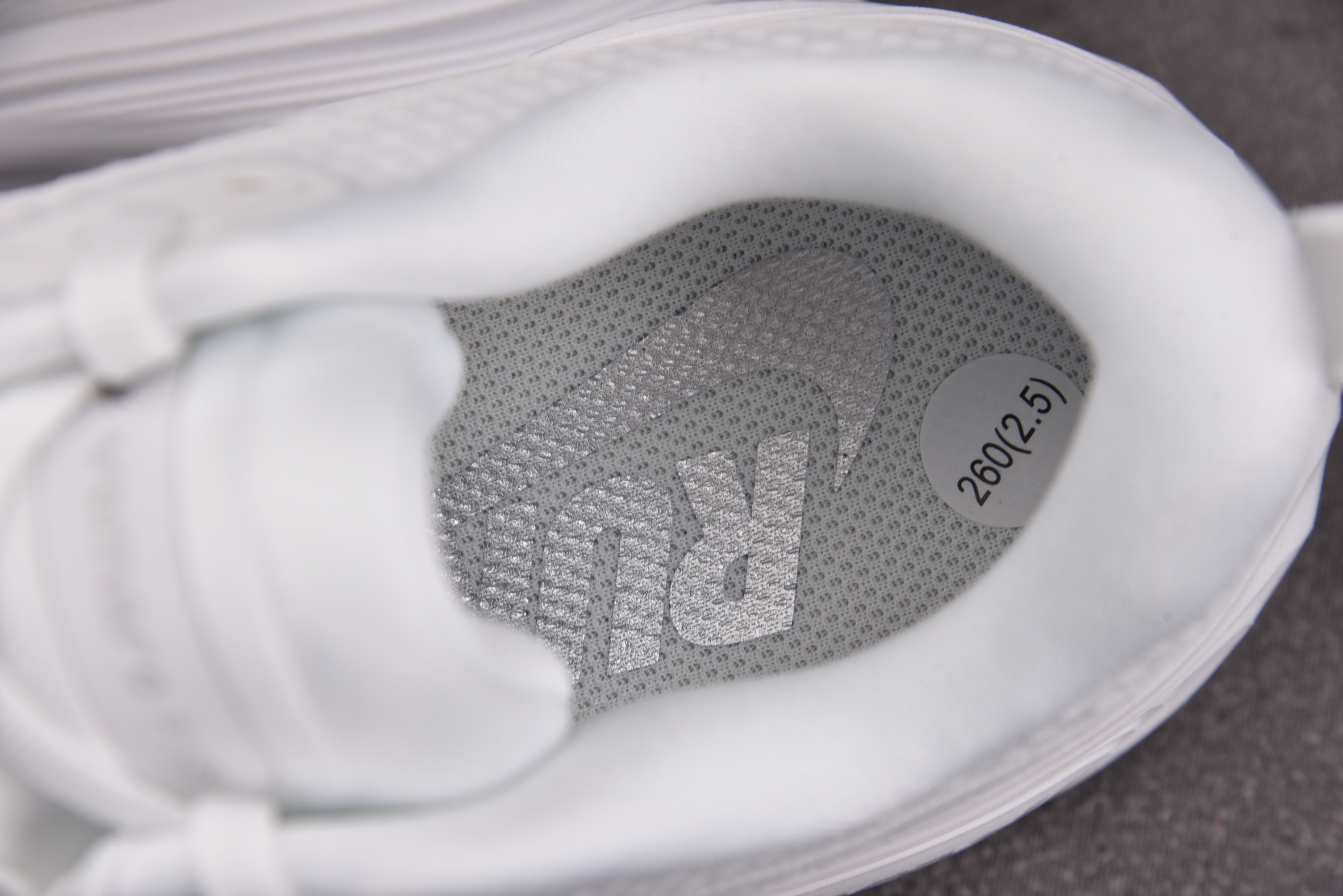 NK Air Zoom Vomero Plus White 白色 HV8150-102  #YZ017-