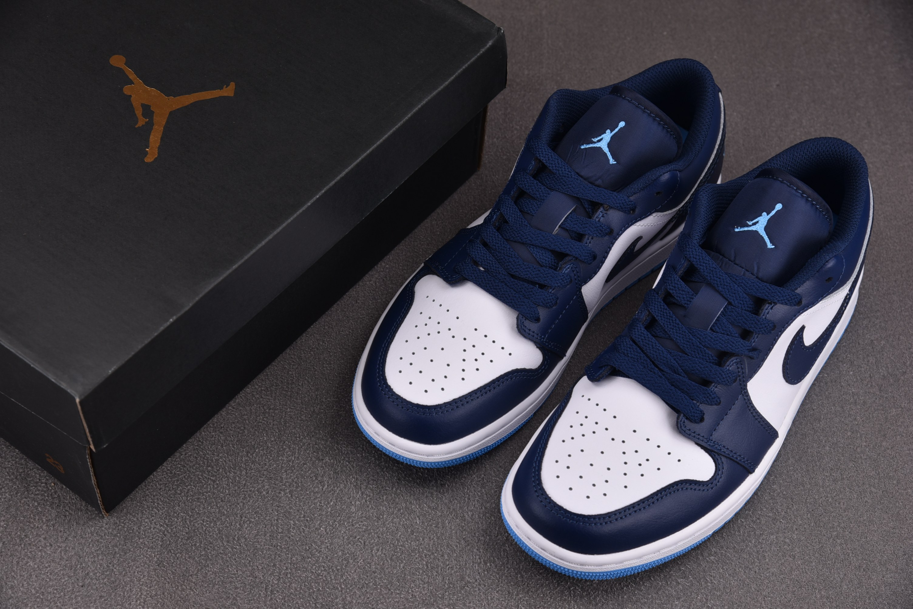 Air Jordan 1 Low Midnight Navy University Blue 午夜蓝 -