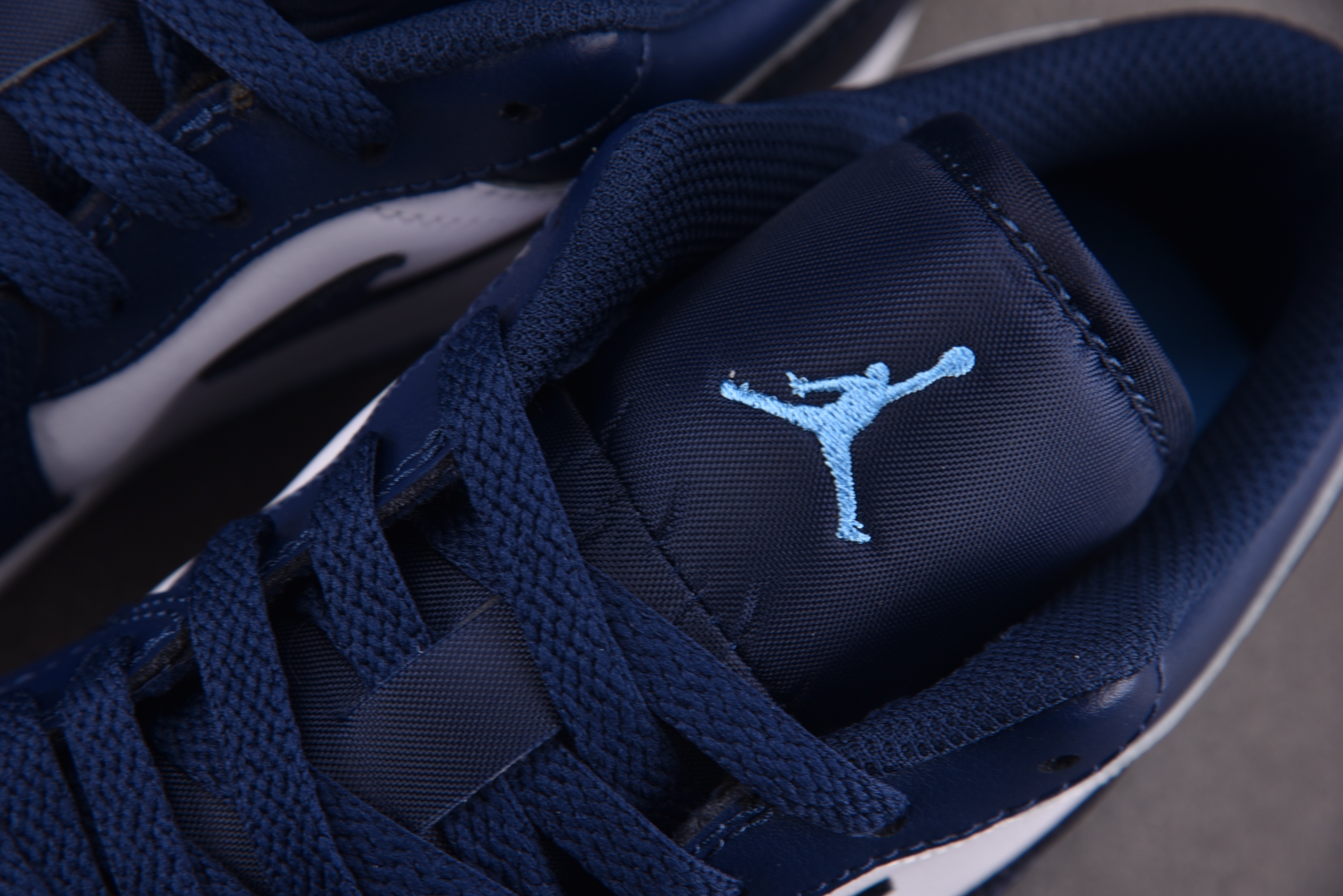 Air Jordan 1 Low Midnight Navy University Blue 午夜蓝 -