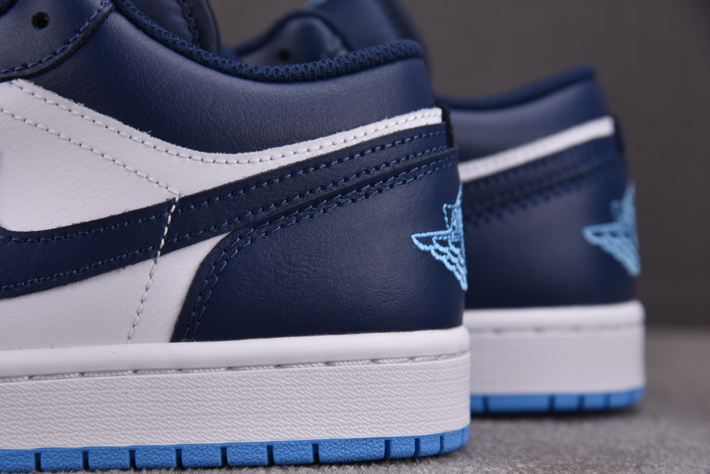 Air Jordan 1 Low Midnight Navy University Blue 午夜蓝 -