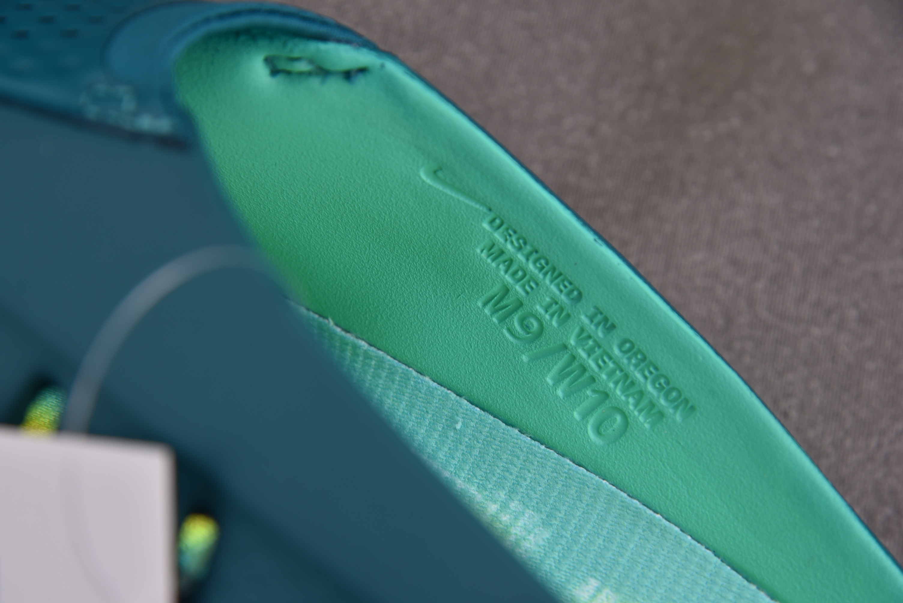 NK Mind 001 Geode Teal 青绿 HQ4307-301 #YZ001-136 37.5