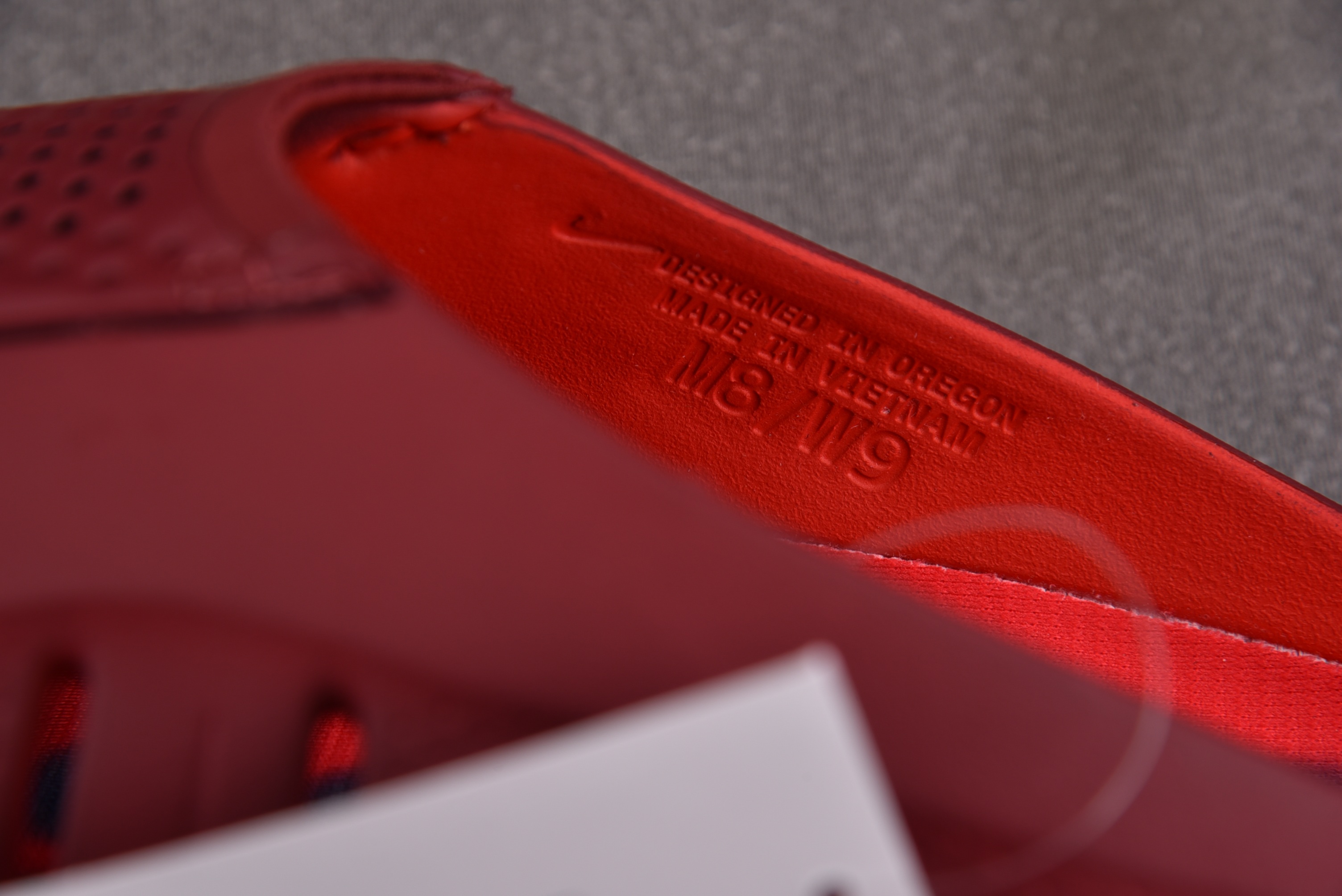 NK Mind 001 Team Red 团队红 HQ4307-601 #YZ001-136 37.5 