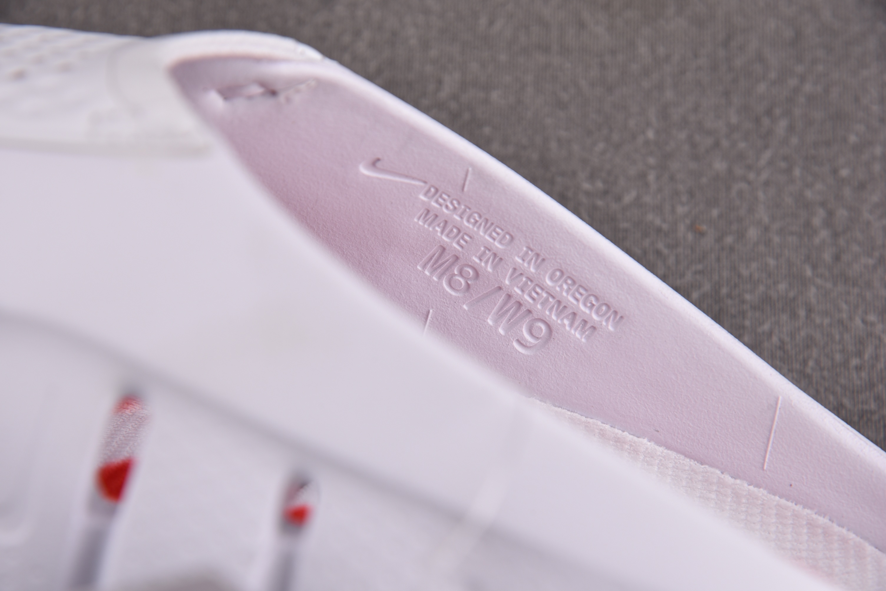 NK Mind 001 White Speed Red 白色 HQ4307-101 #YZ001-136
