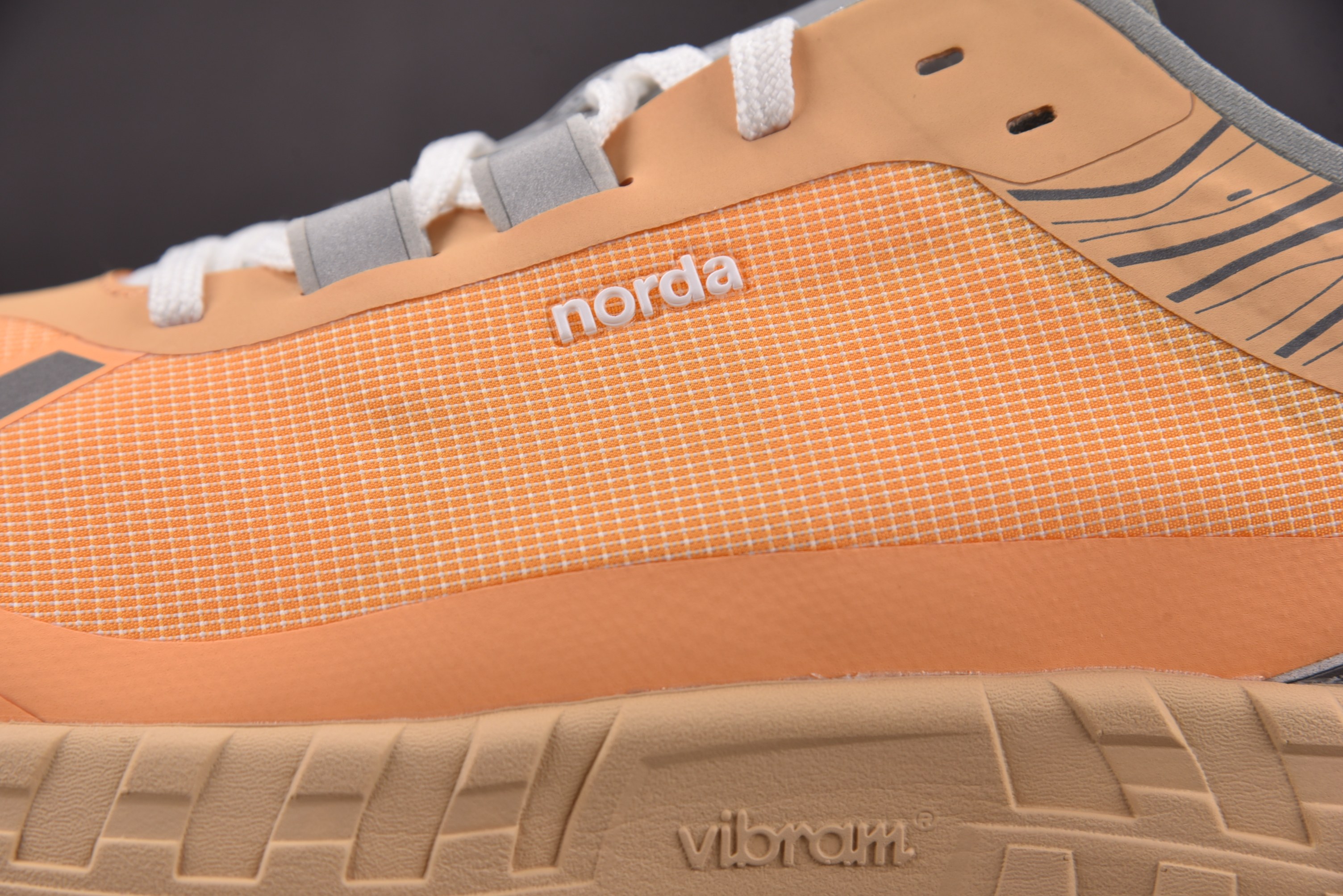 Norda 001 橙色 #YZ00436-45